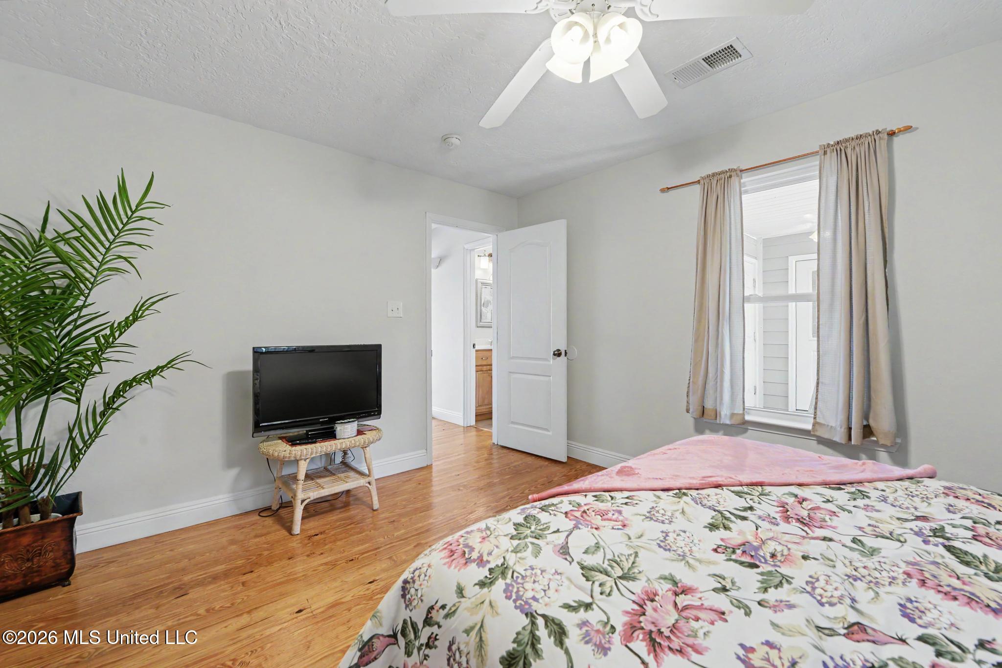 8217 Belle Fontaine Drive Property Photo 25