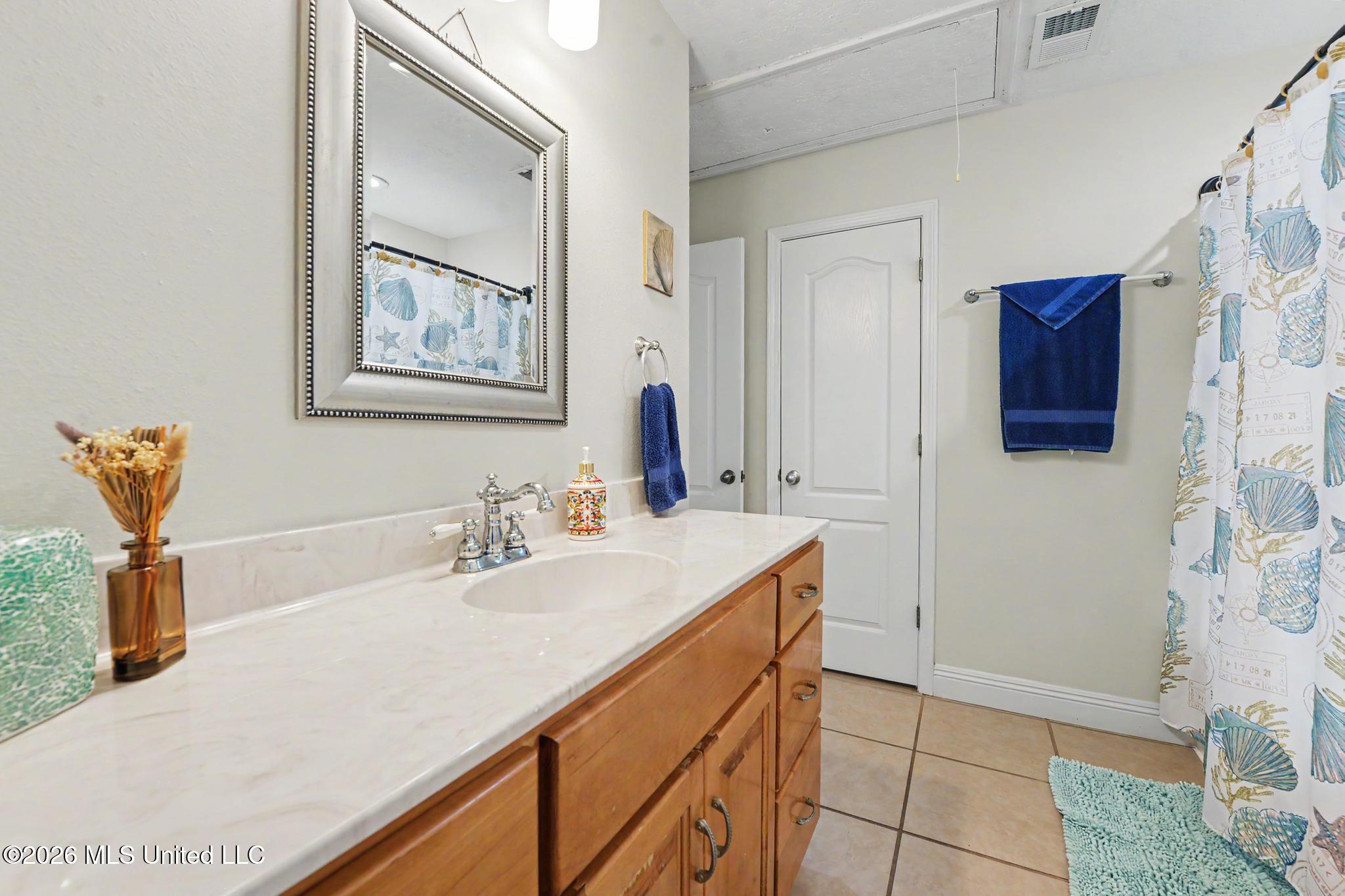 8217 Belle Fontaine Drive Property Photo 26