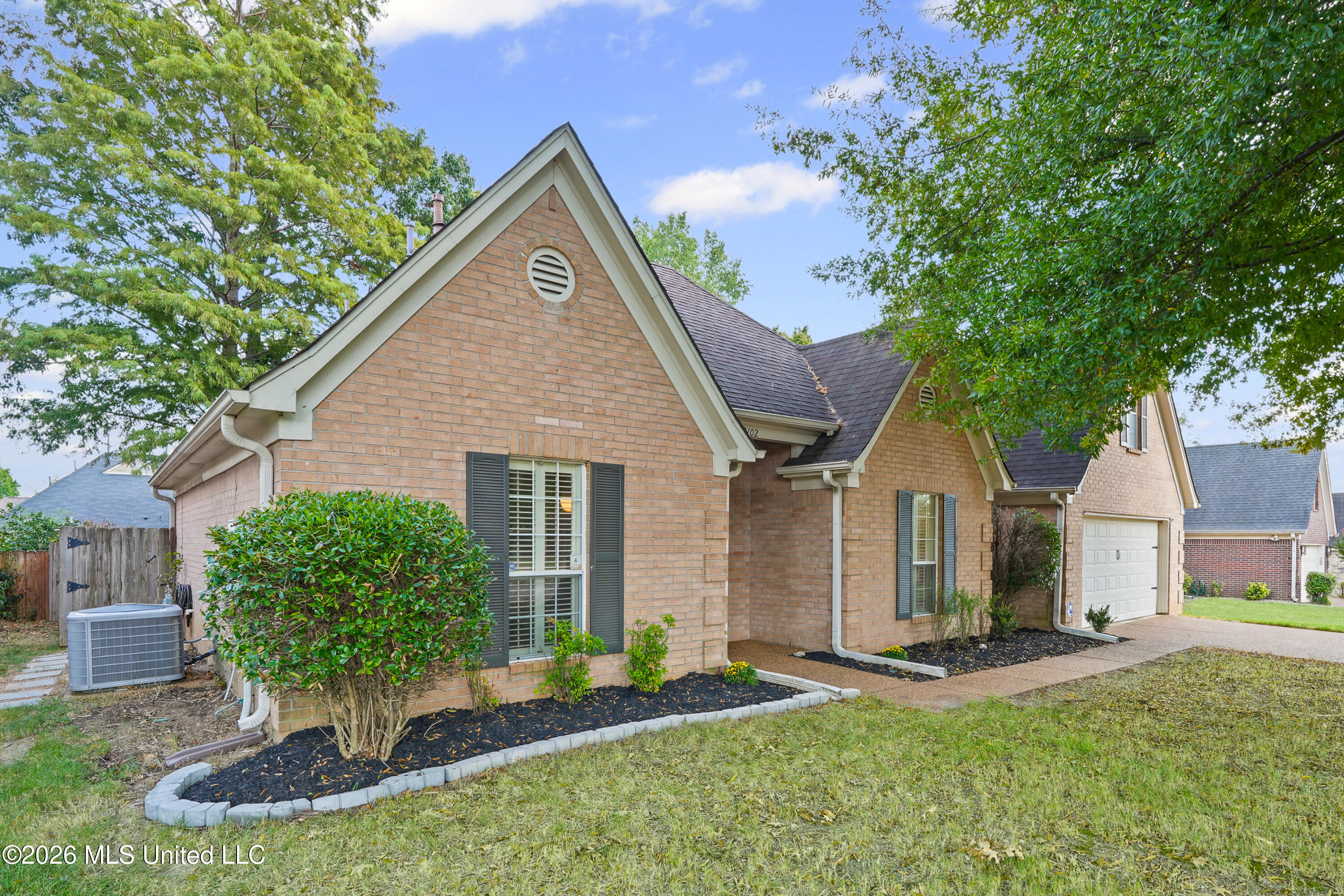 9102 Travis Drive Property Photo 3