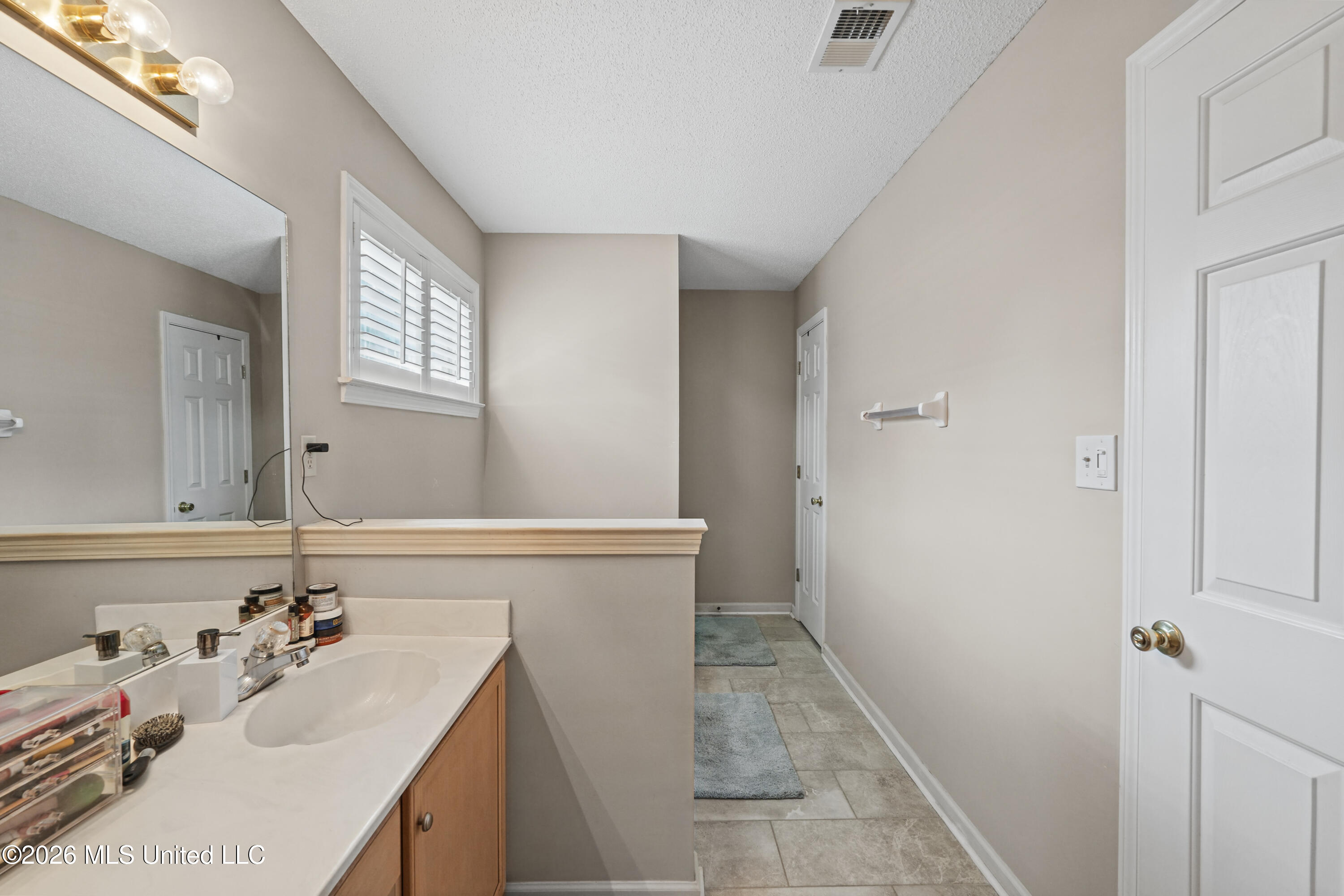 9102 Travis Drive Property Photo 12
