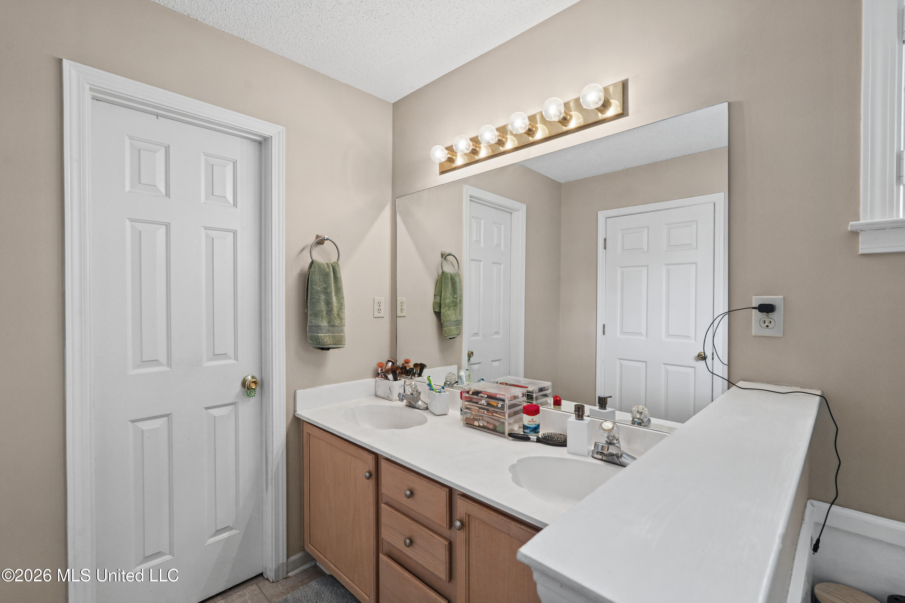 9102 Travis Drive Property Photo 13