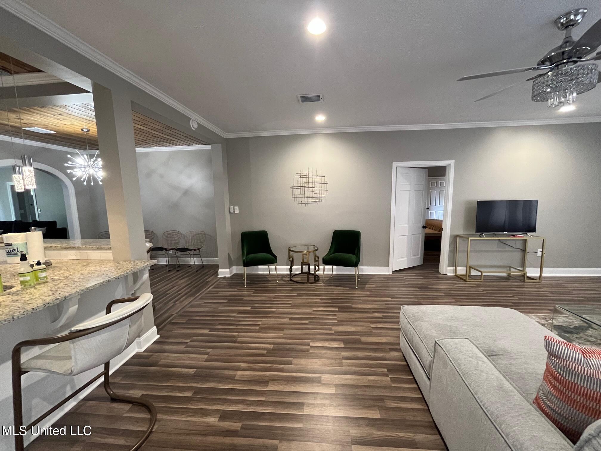 1834 Howard Street Property Photo 14