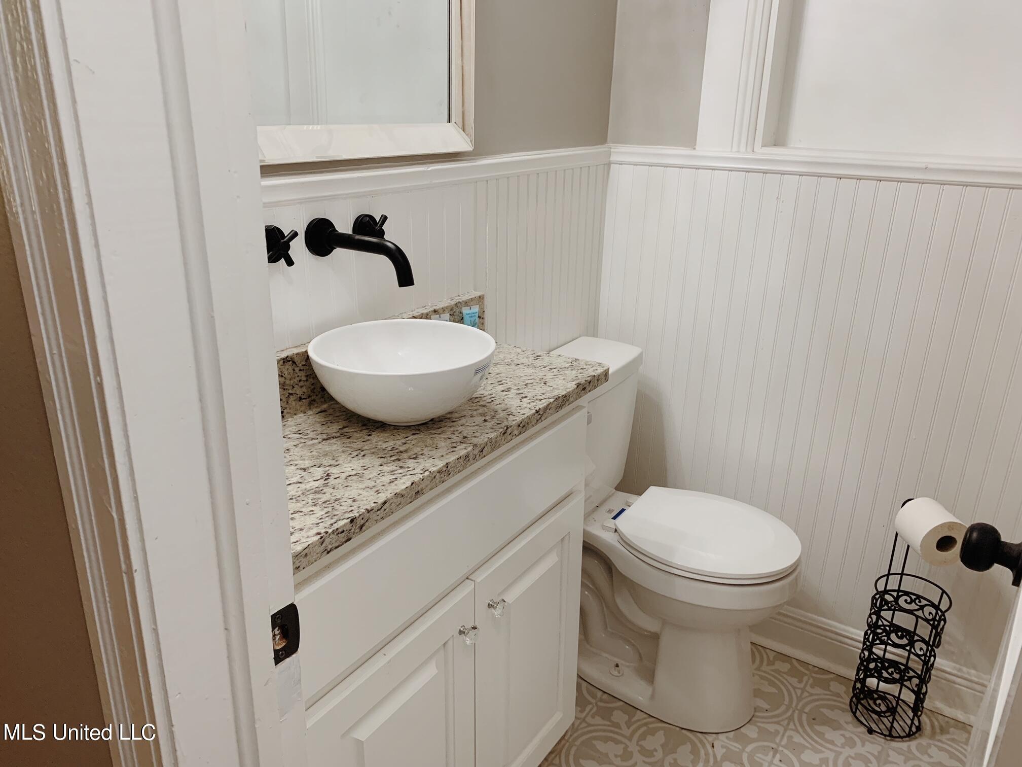 1834 Howard Street Property Photo 17