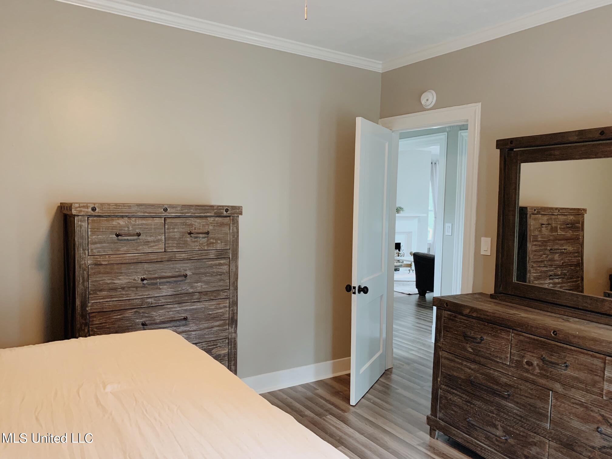 1834 Howard Street Property Photo 24