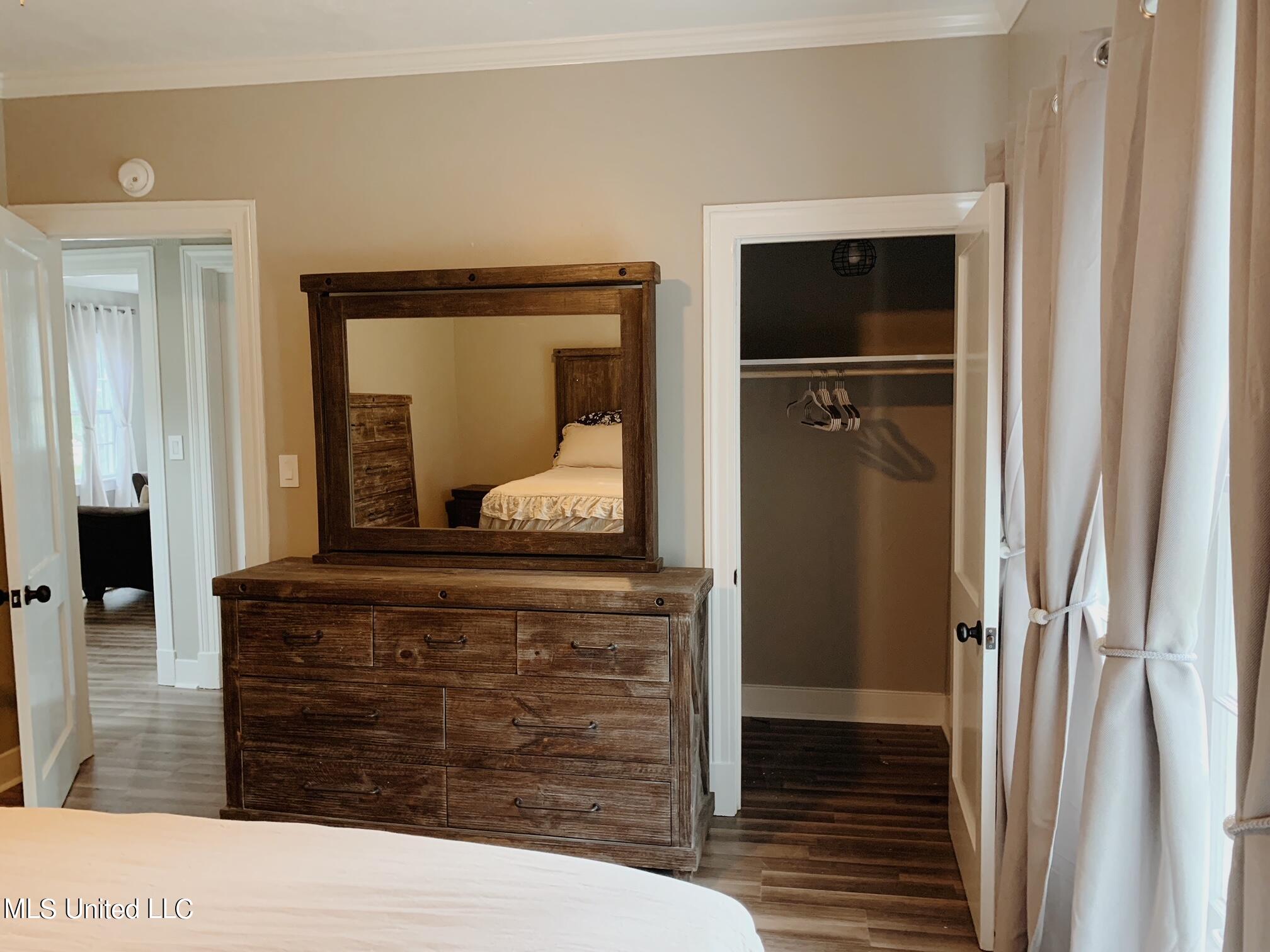 1834 Howard Street Property Photo 25