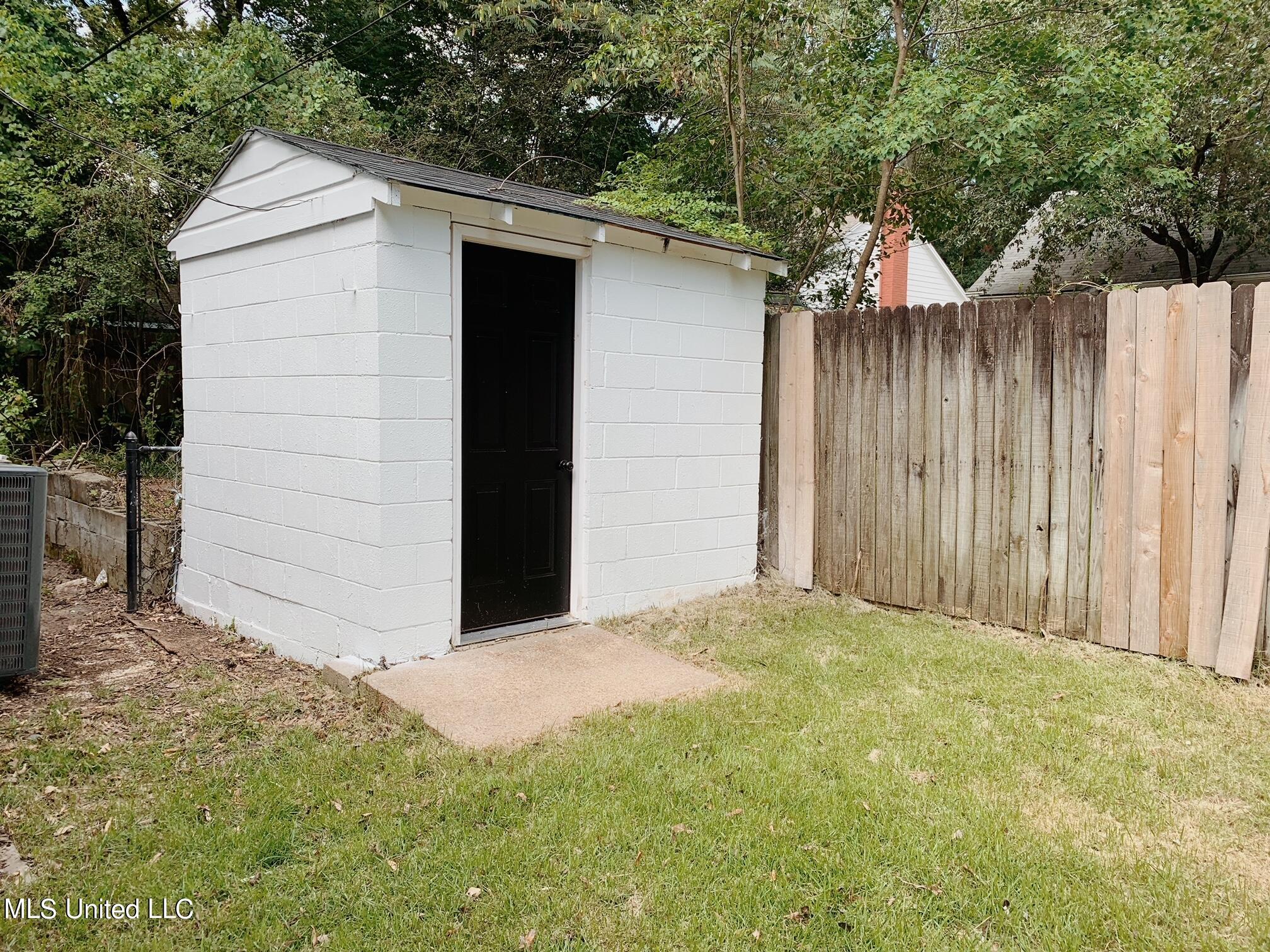 1834 Howard Street Property Photo 30