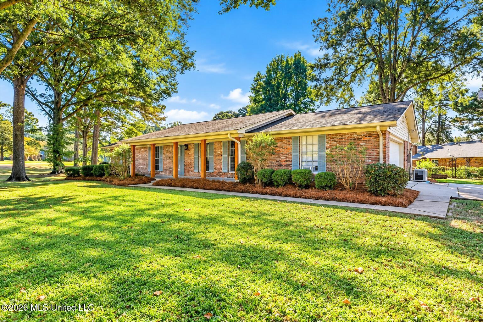 1302 Sunset Drive Property Photo 3