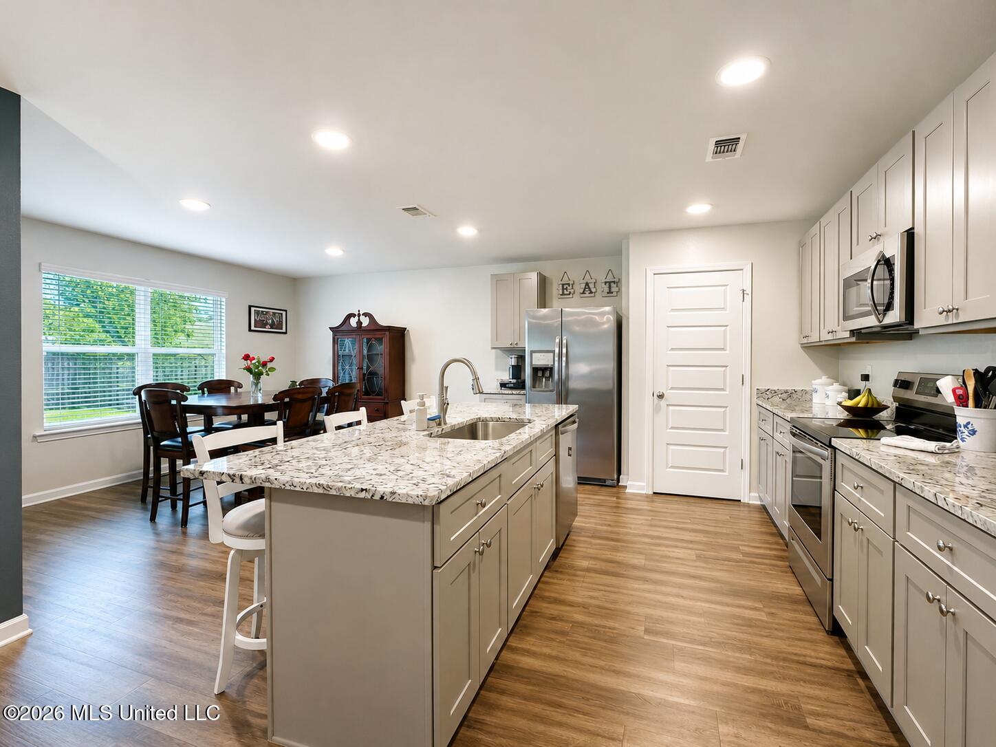 9023 Bellewood Place Property Photo 6
