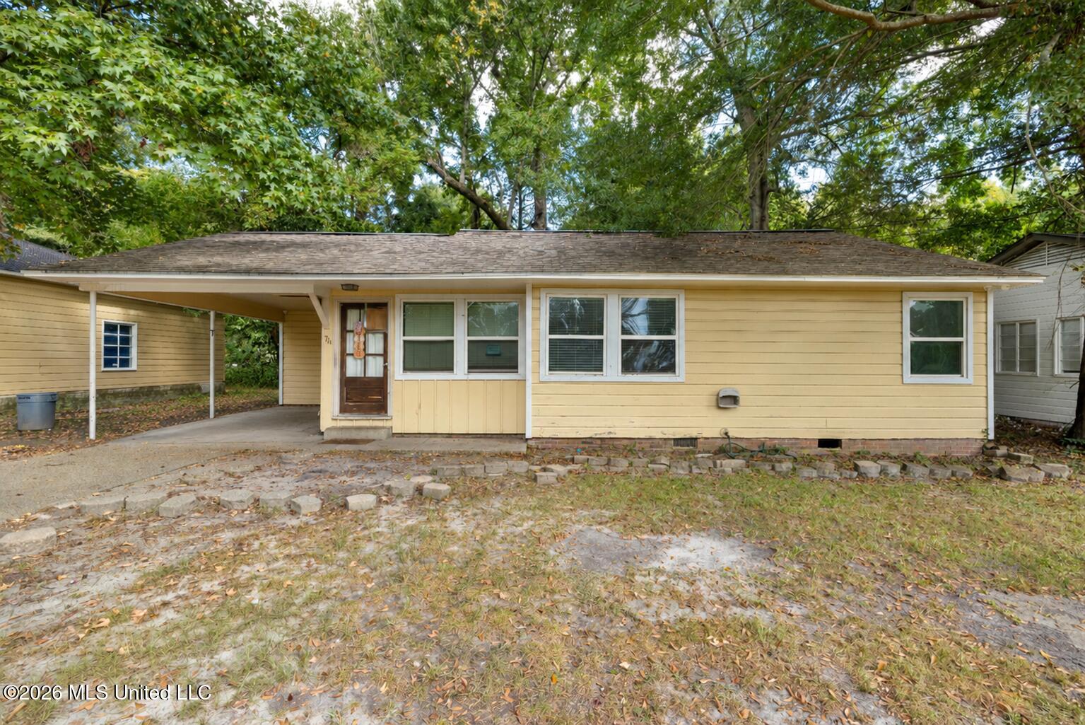 711 Myrtle Street Property Photo 1