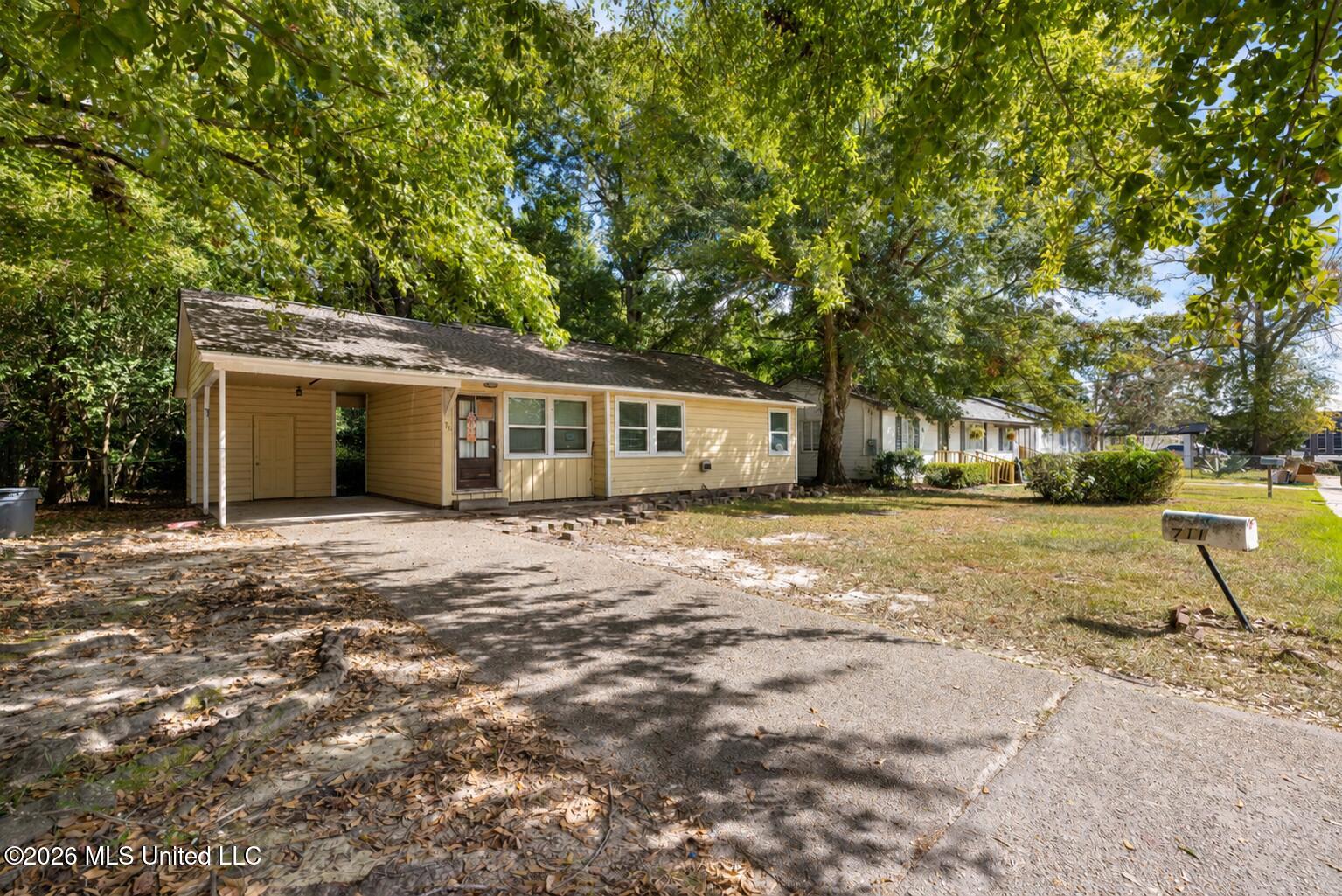 711 Myrtle Street Property Photo 2