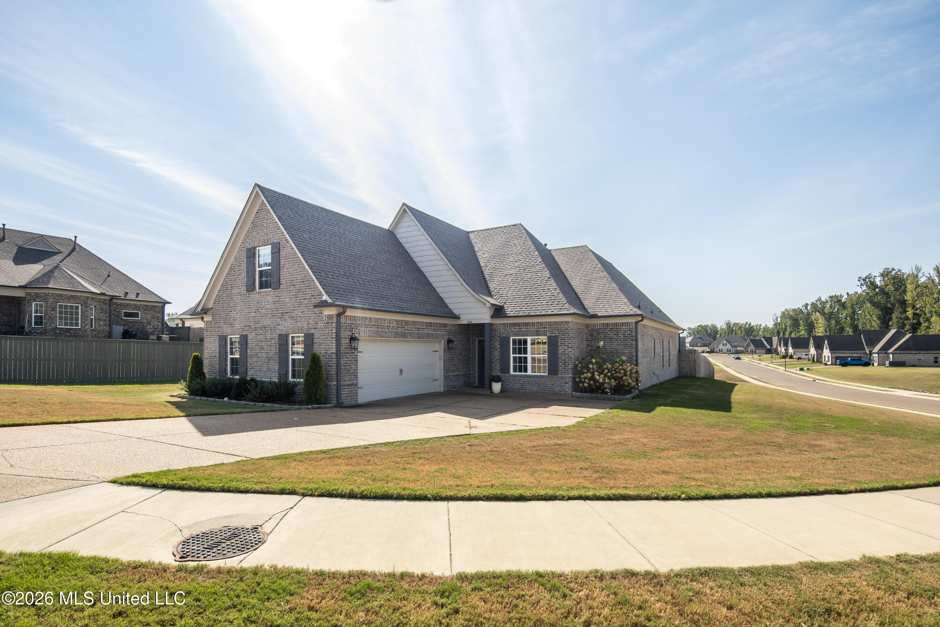 1060 Pettigrew Drive Property Photo 2
