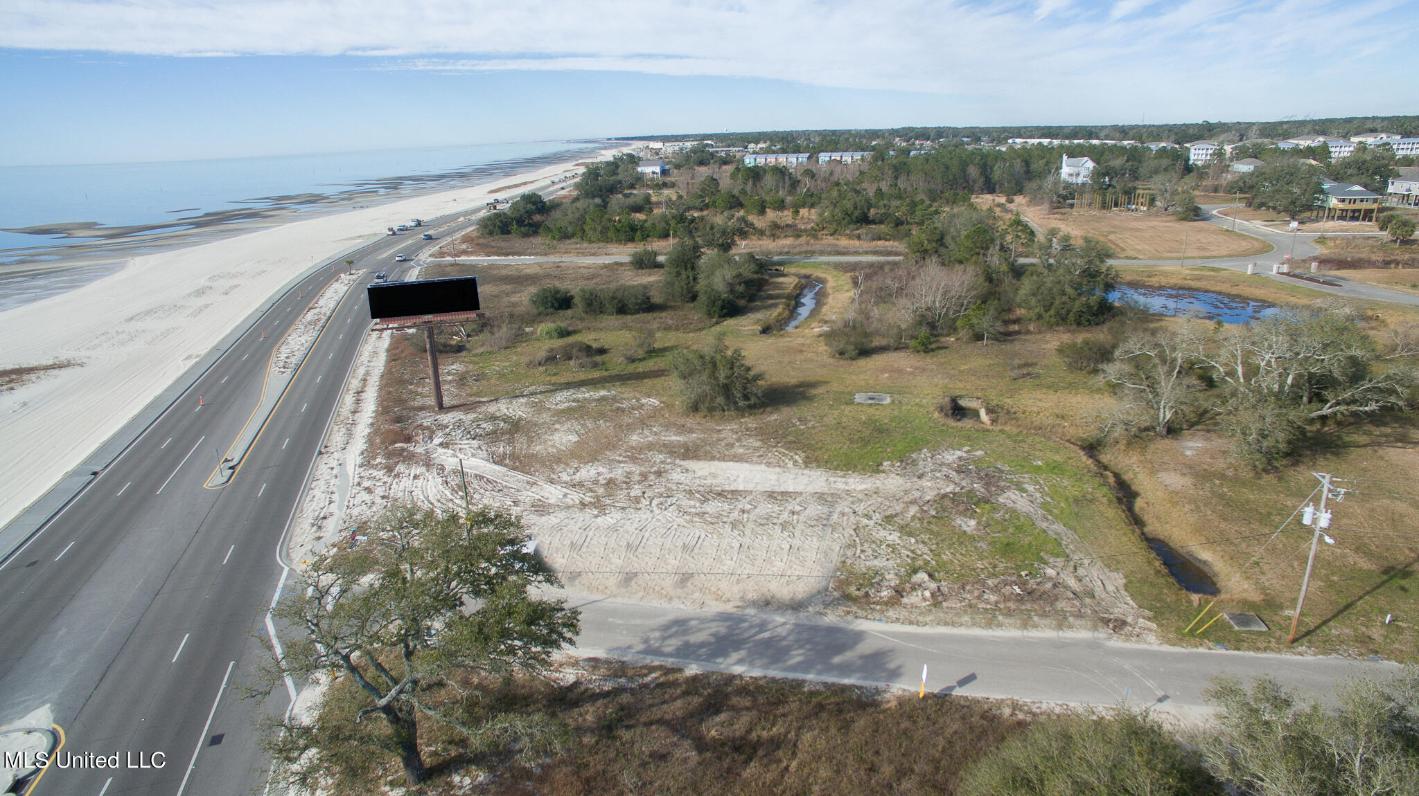 920 W Beach Boulevard Property Photo 7