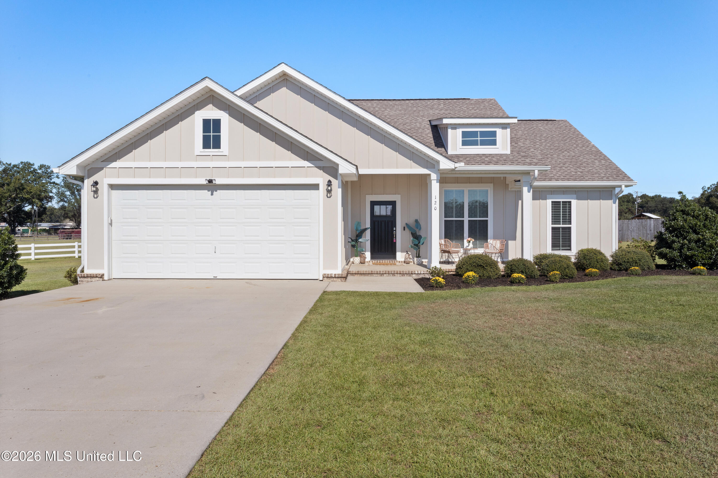 120 Magnolia Farms Drive Property Photo 1