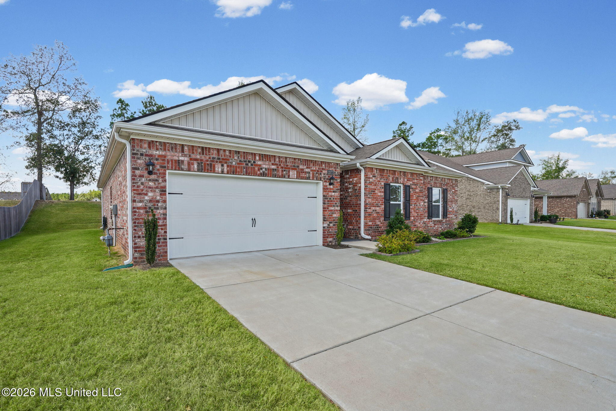 2377 Hyacinth Lane Property Photo 3