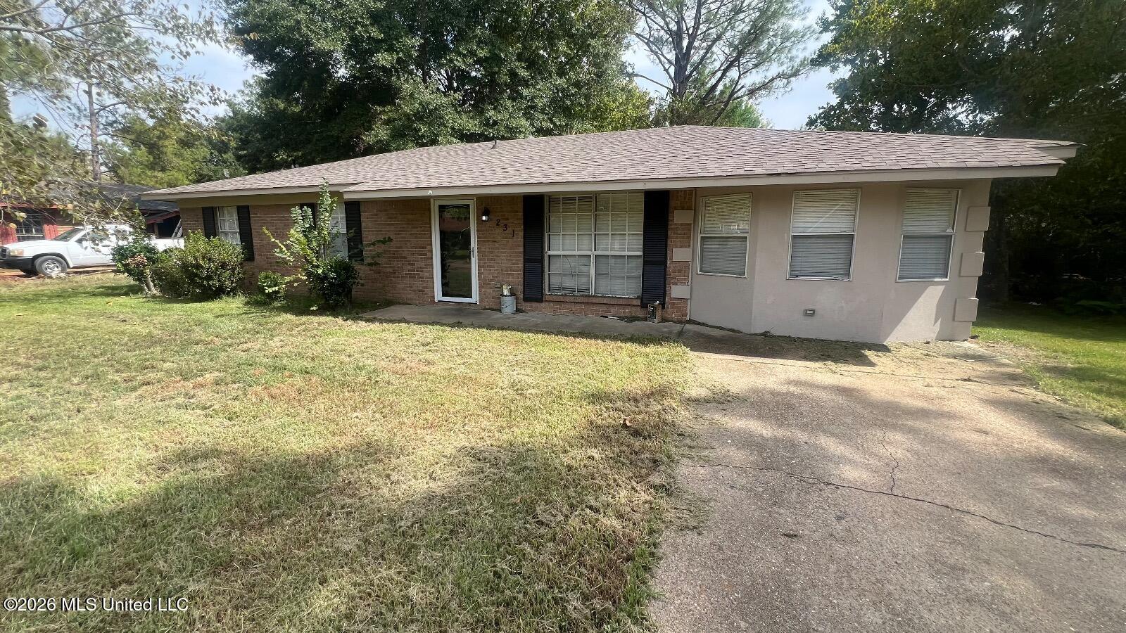 231 James Garfield Circle Property Photo 1