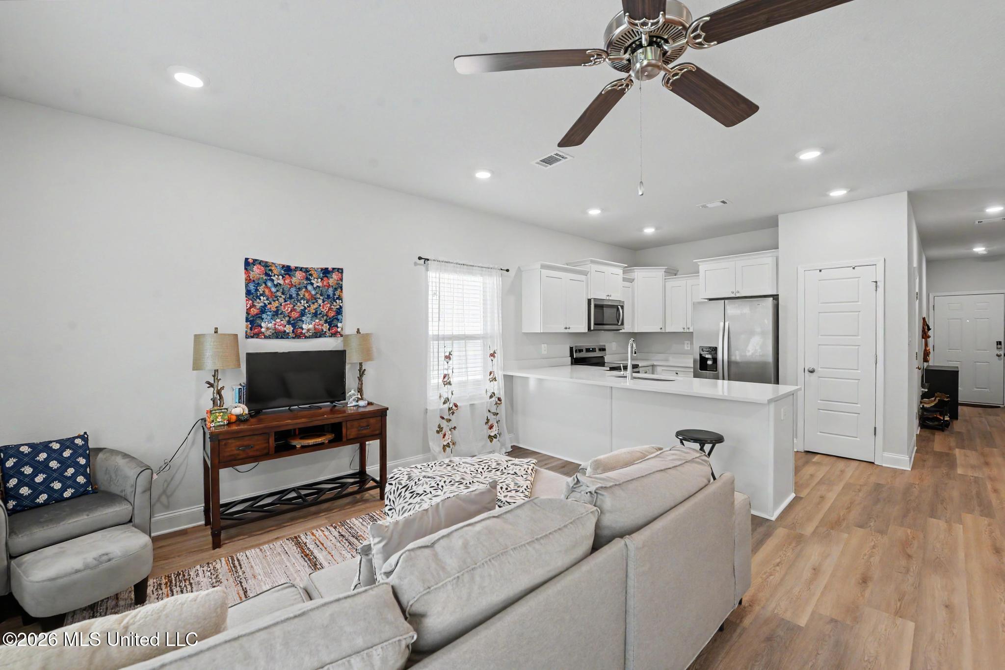 7845 Reagan Court Property Photo 3