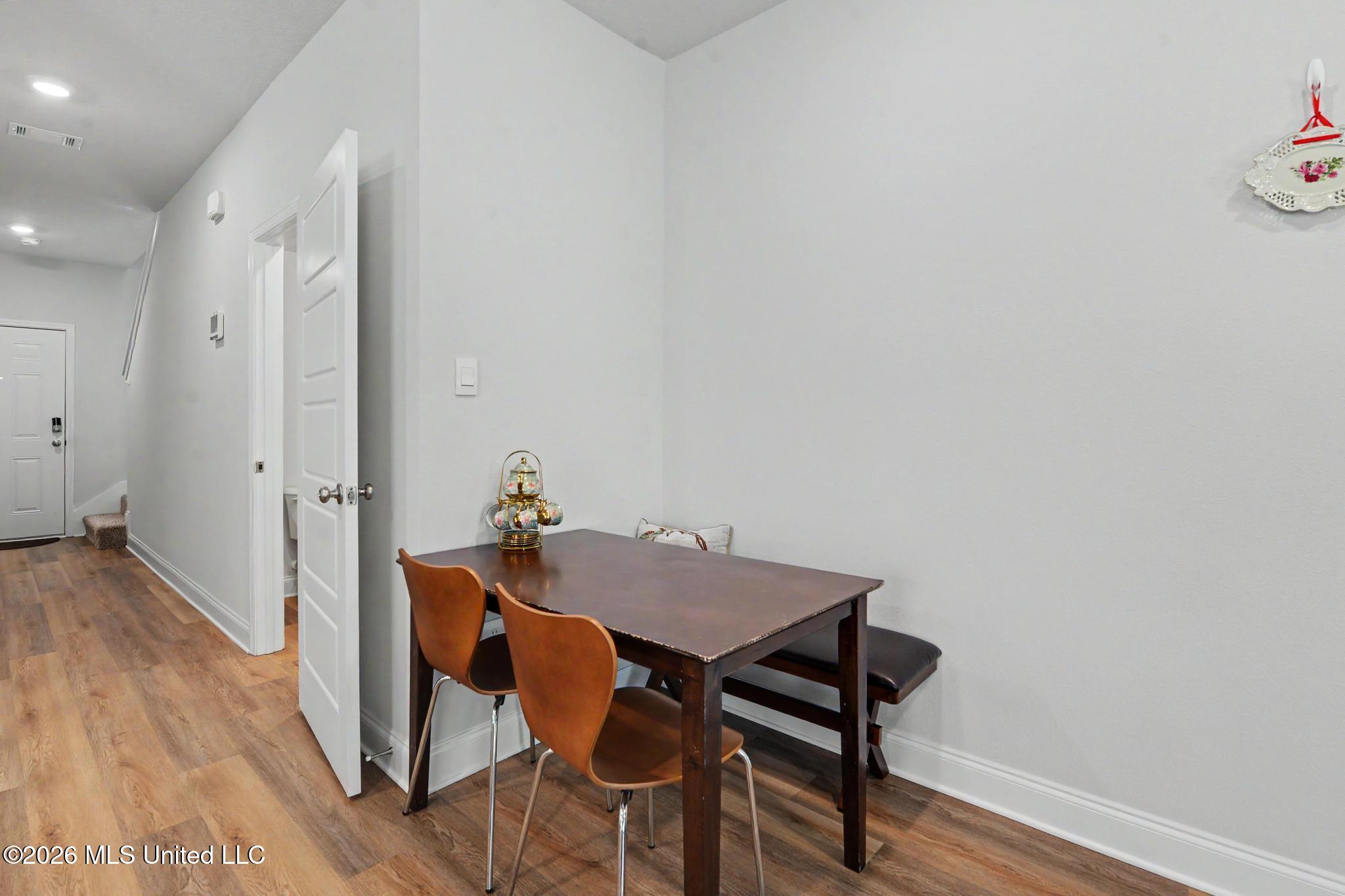 7845 Reagan Court Property Photo 9