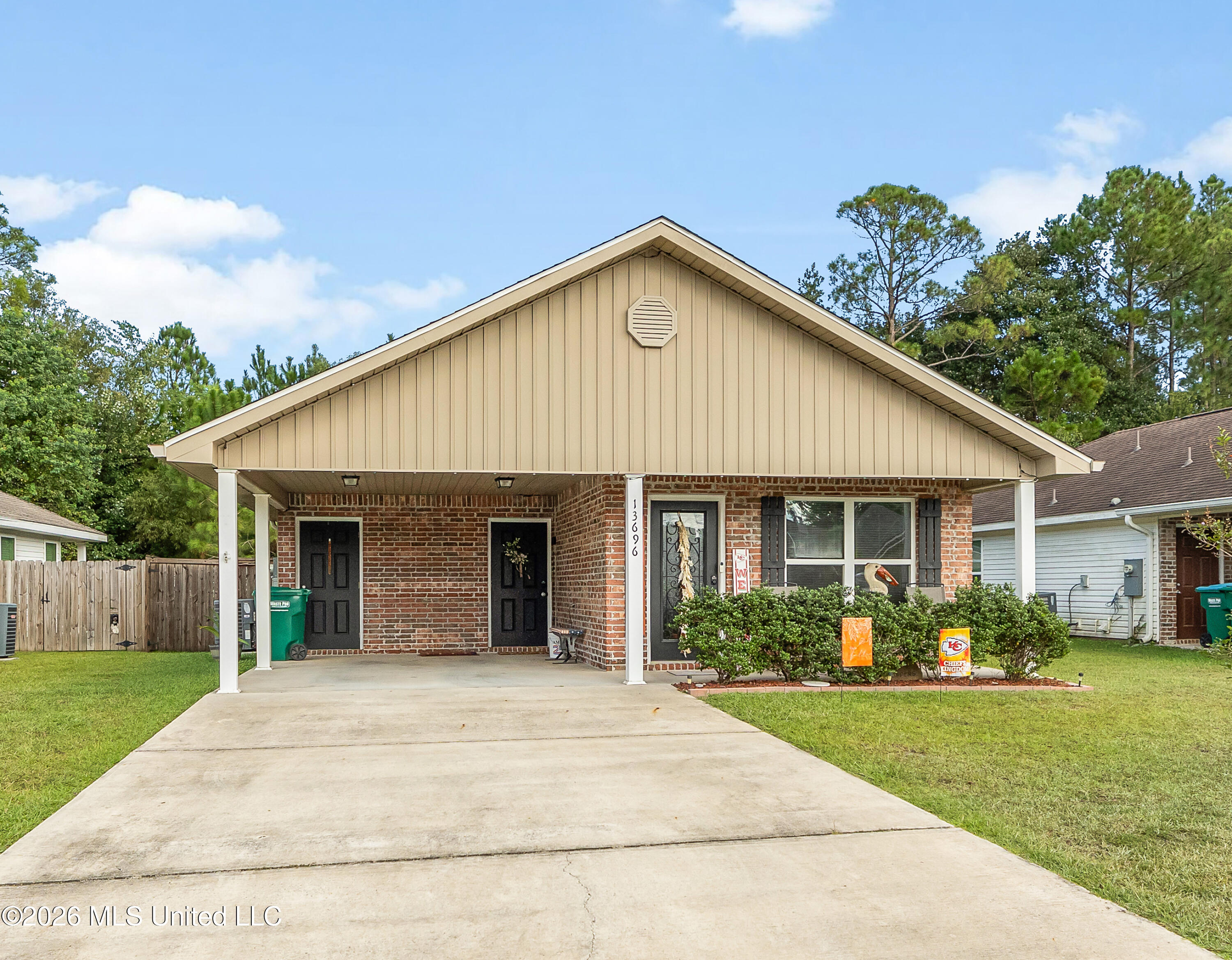 13696 Lawton Lane Property Photo 1