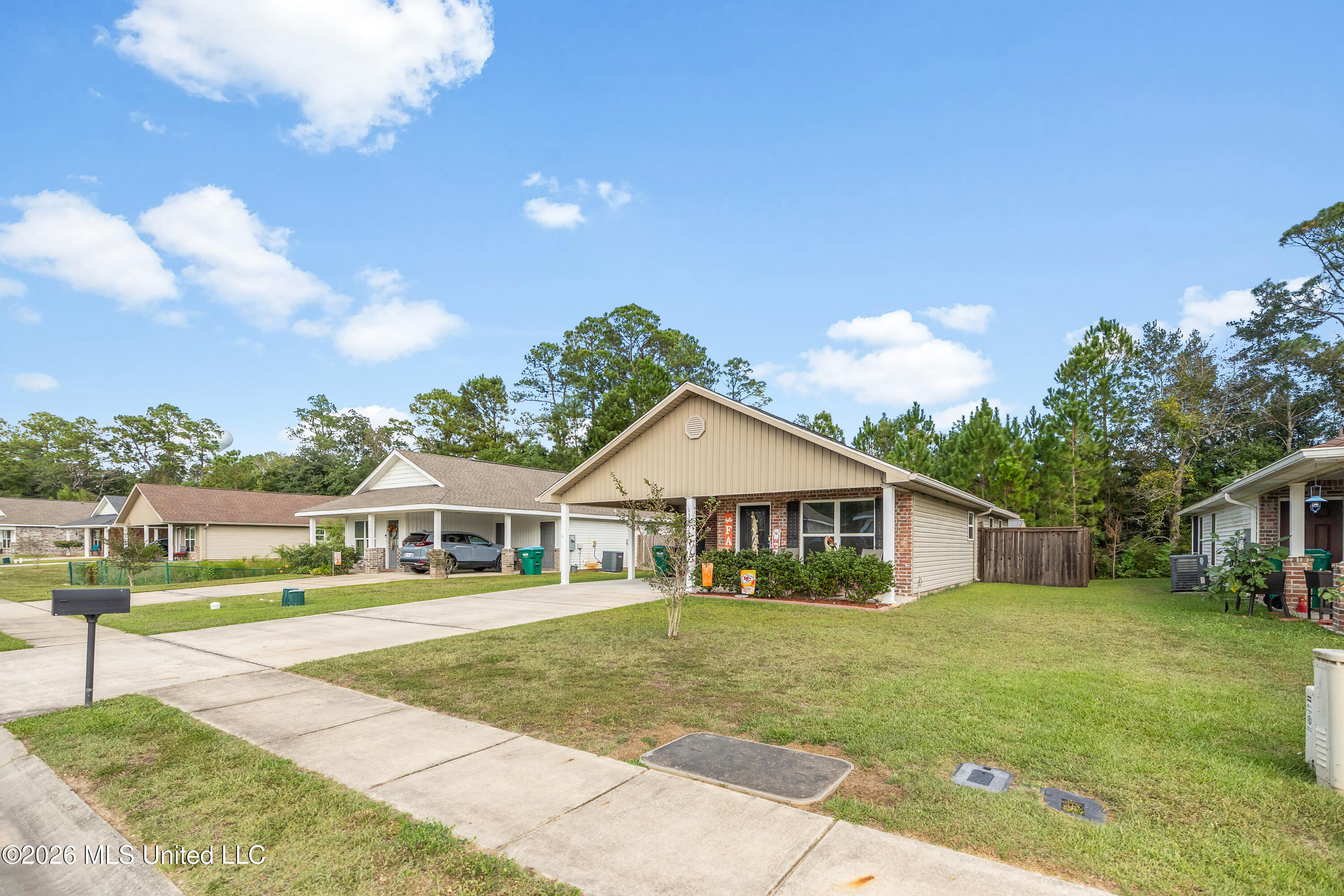 13696 Lawton Lane Property Photo 2