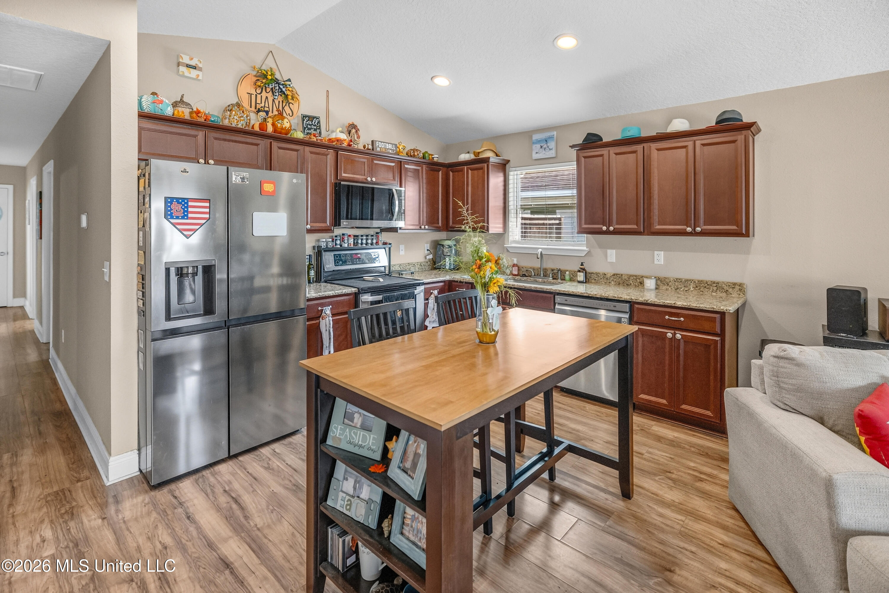 13696 Lawton Lane Property Photo 4