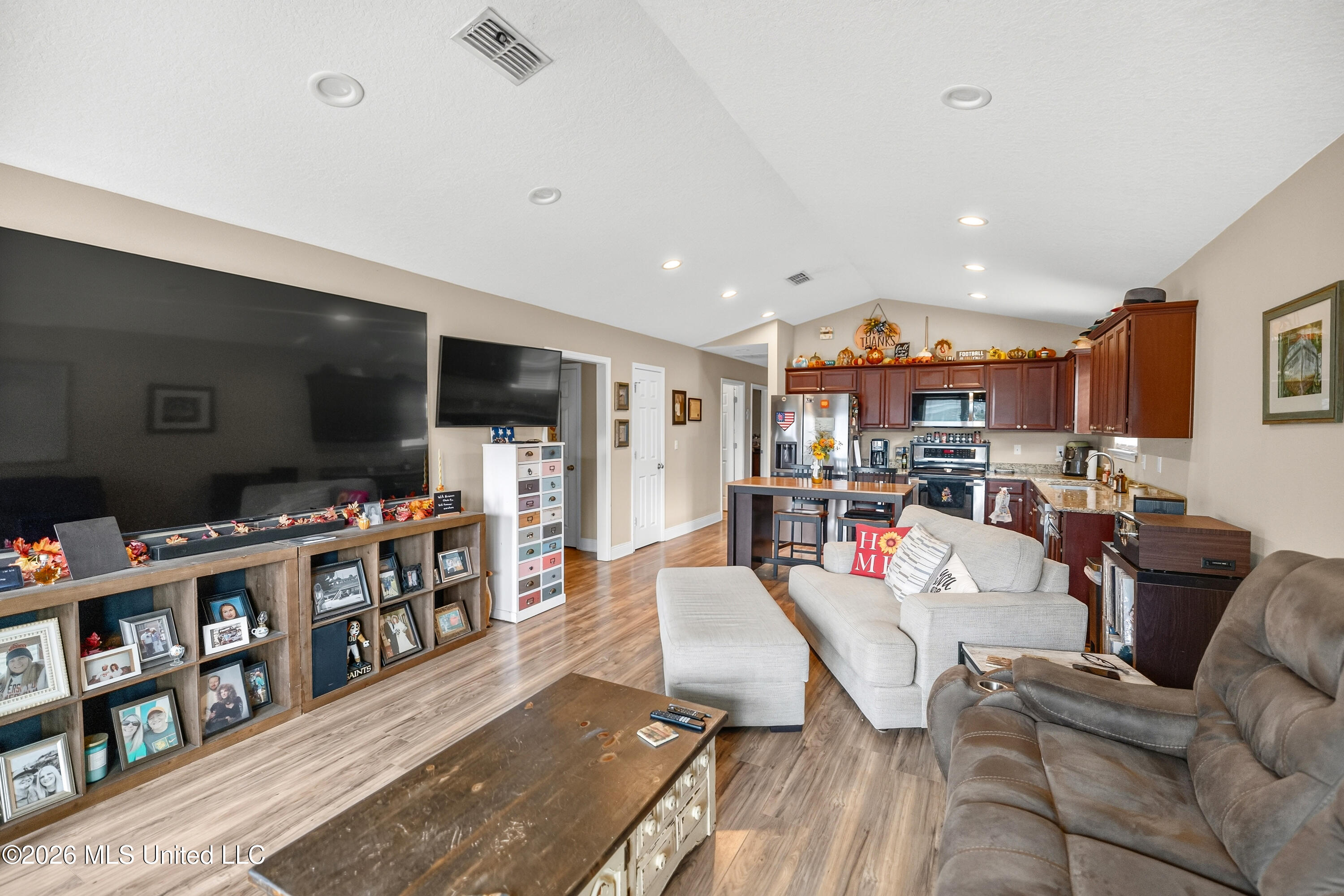 13696 Lawton Lane Property Photo 5