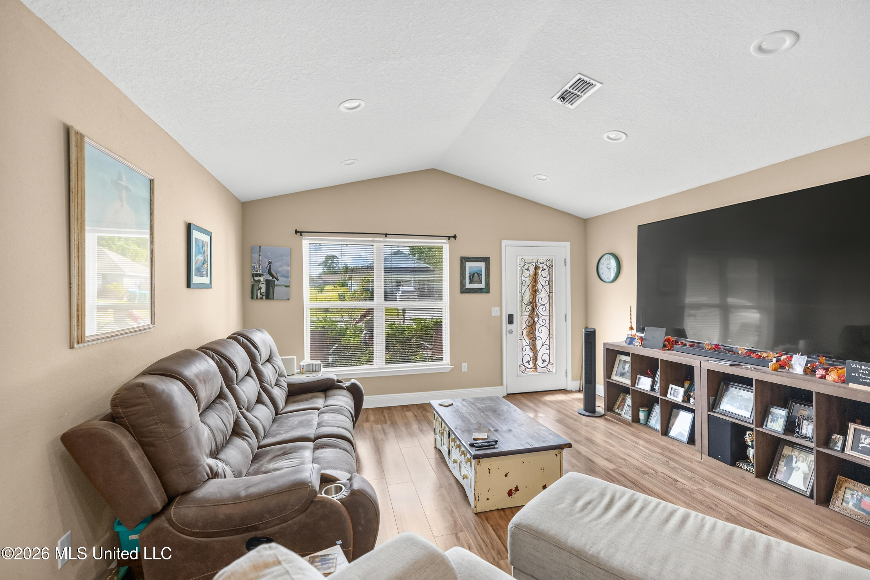 13696 Lawton Lane Property Photo 6