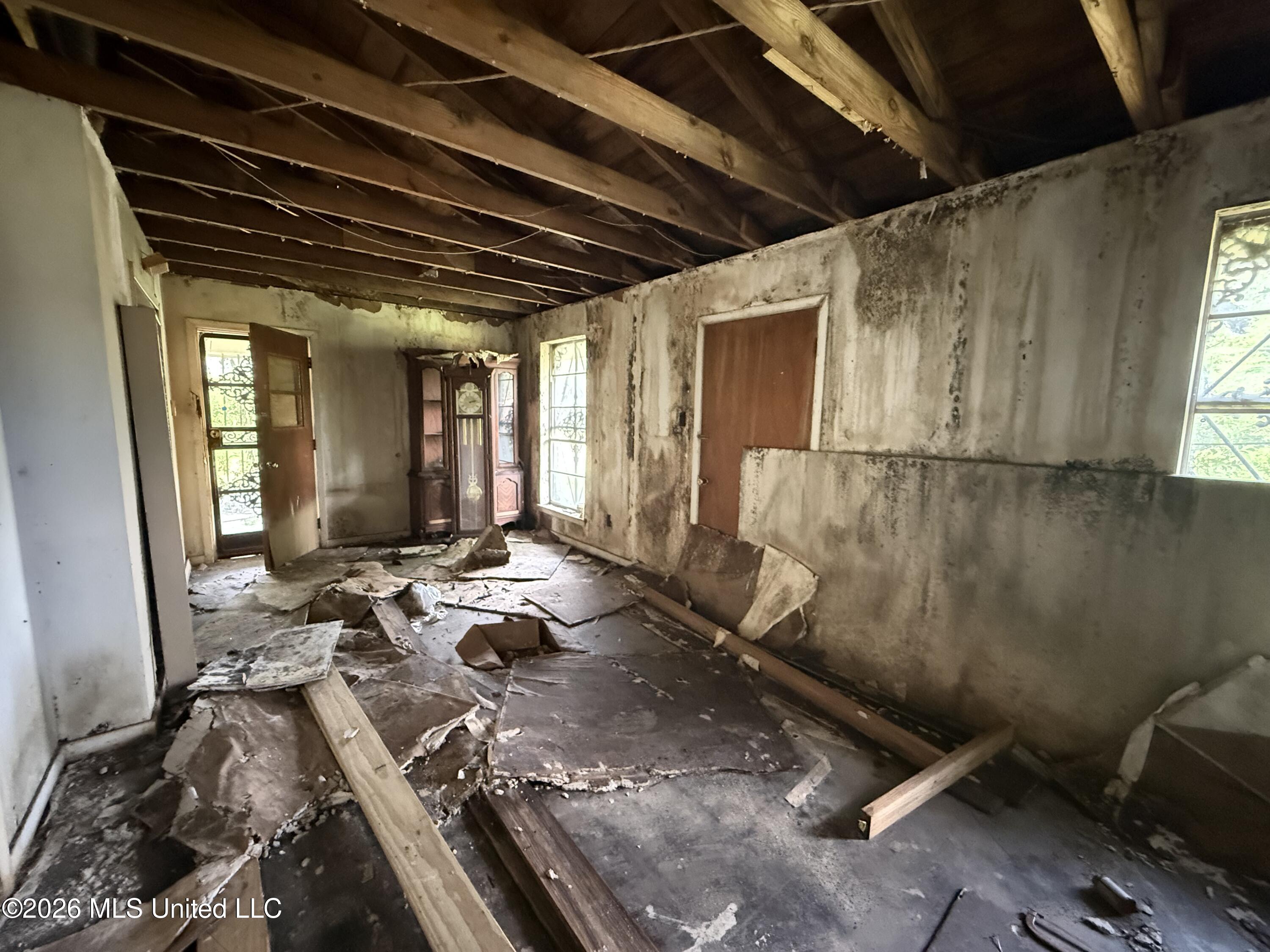 10 King Circle Property Photo 5