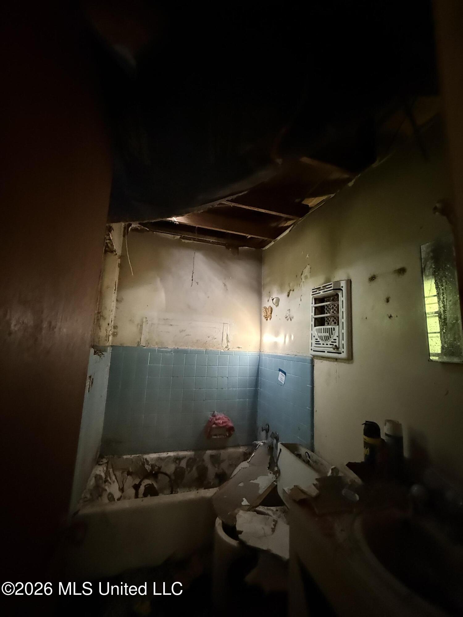 10 King Circle Property Photo 6