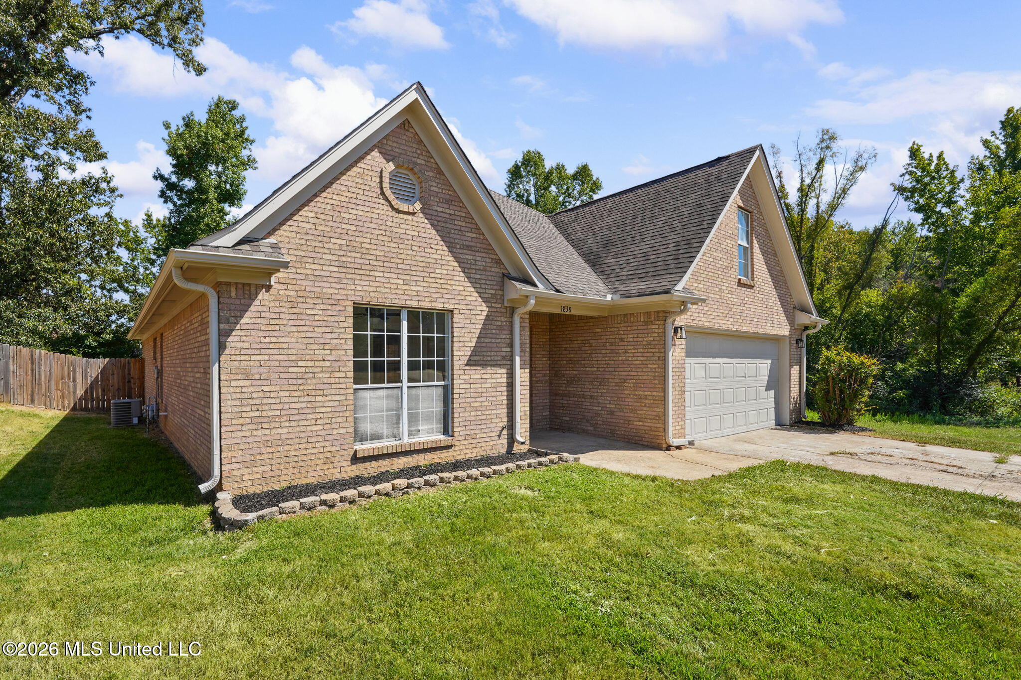 1838 N Timber Way Property Photo 4