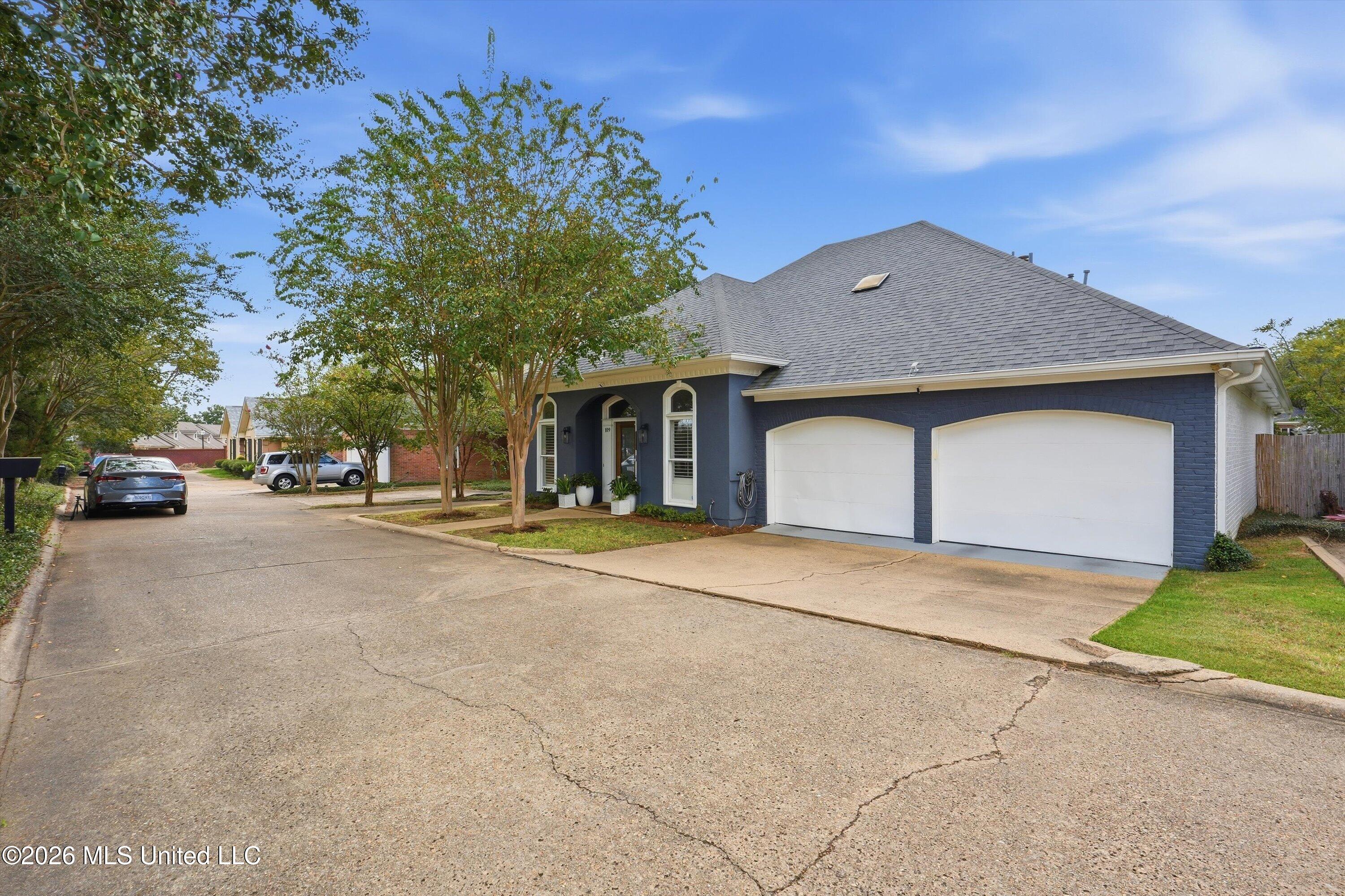 109 Northpointe Parkway Property Photo 1