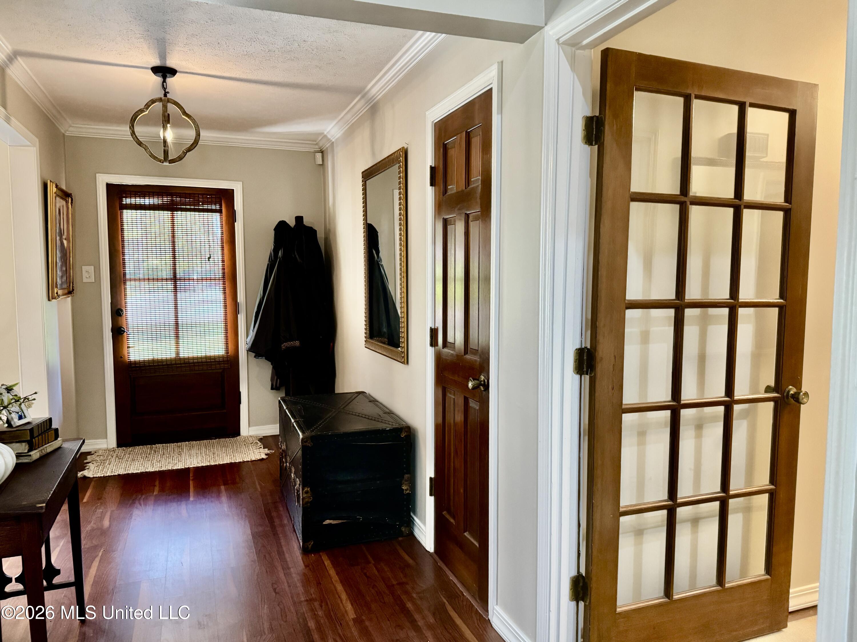 112 Greenwood Lane Property Photo 3