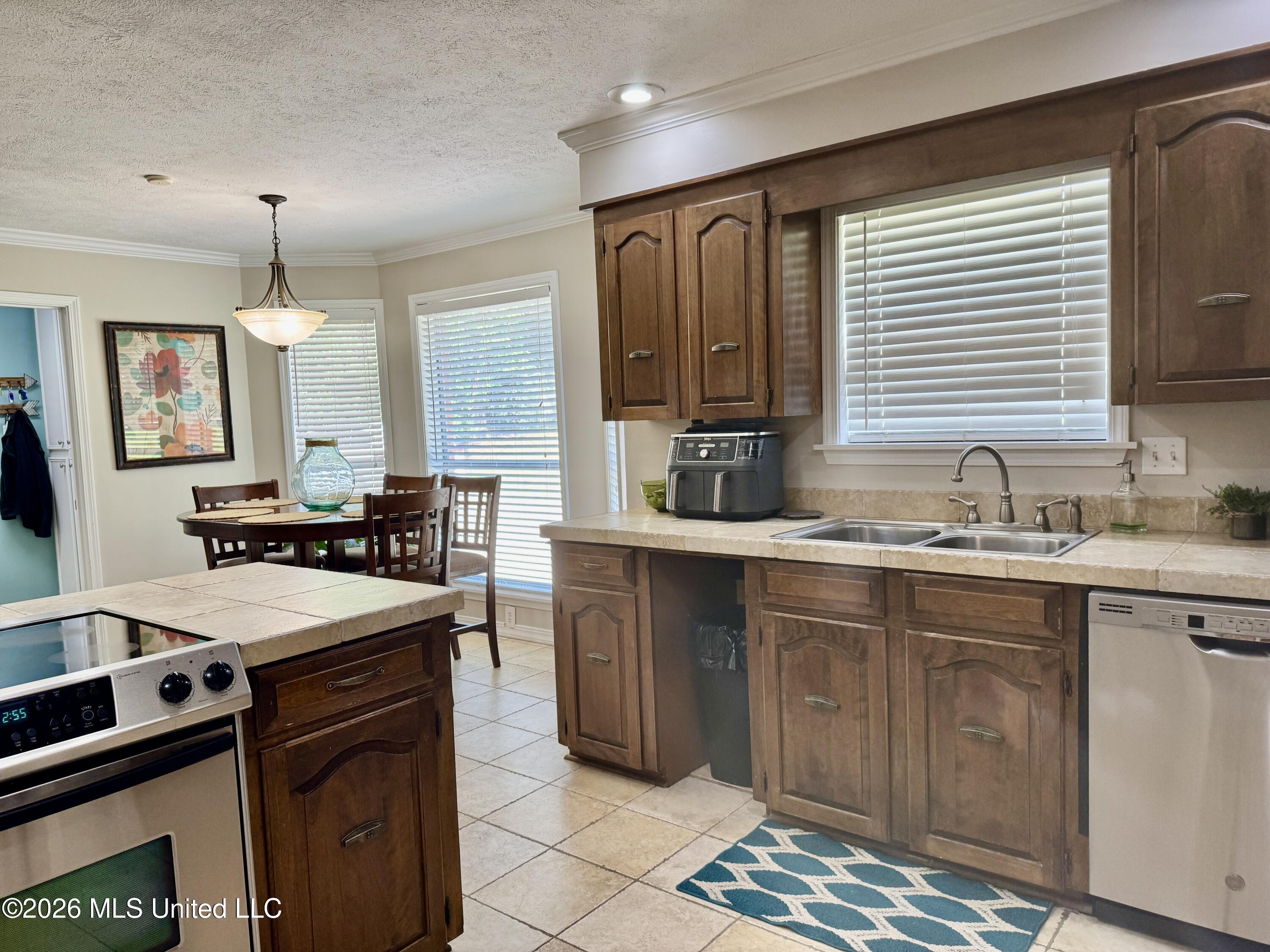112 Greenwood Lane Property Photo 26