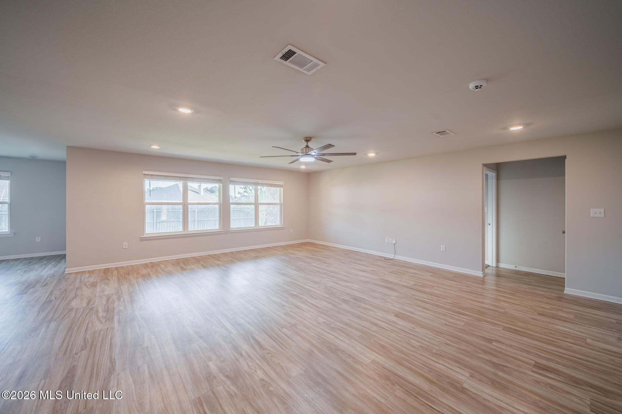 8265 Curry Road Property Photo 18