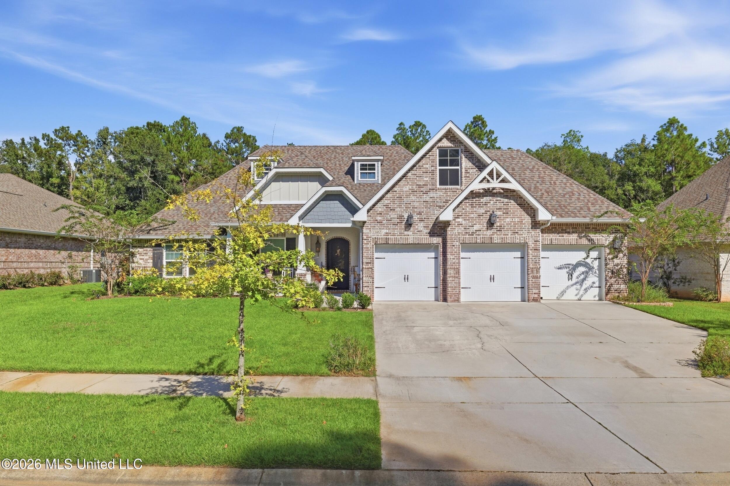13462 Forest Ridge Drive Property Photo 3