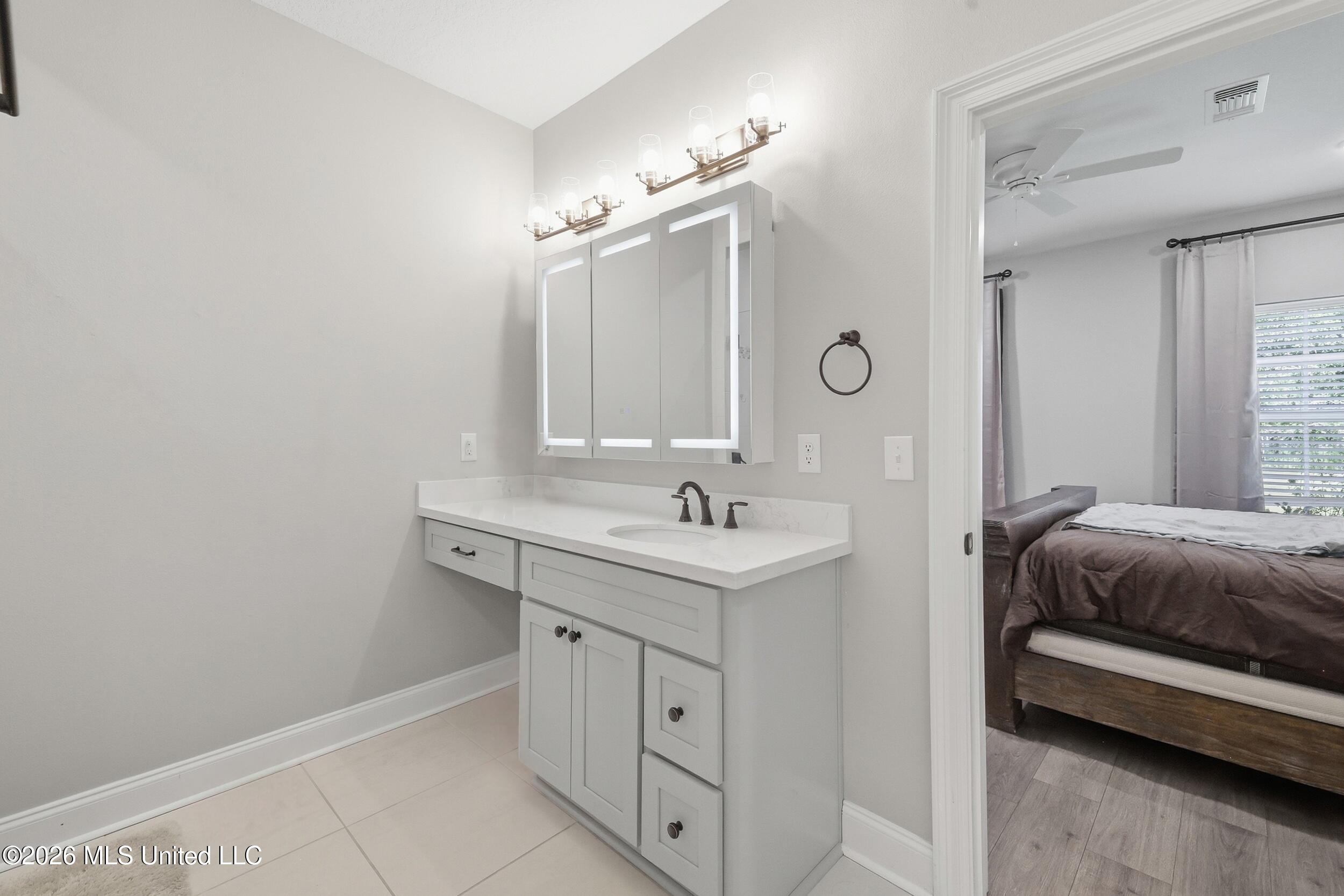 13462 Forest Ridge Drive Property Photo 27