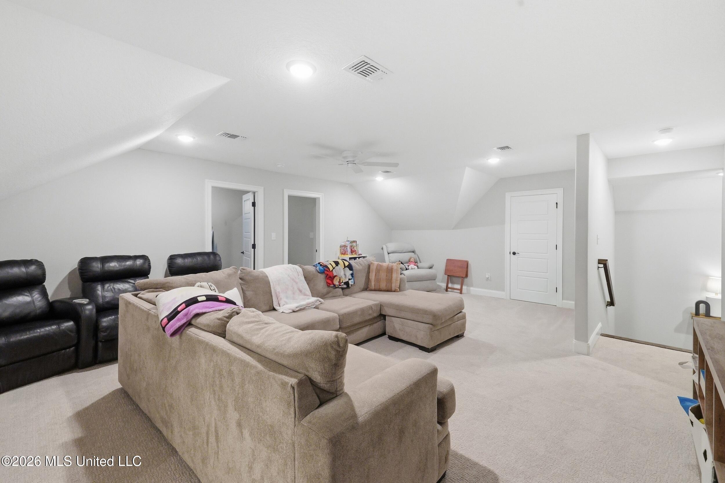 13462 Forest Ridge Drive Property Photo 32