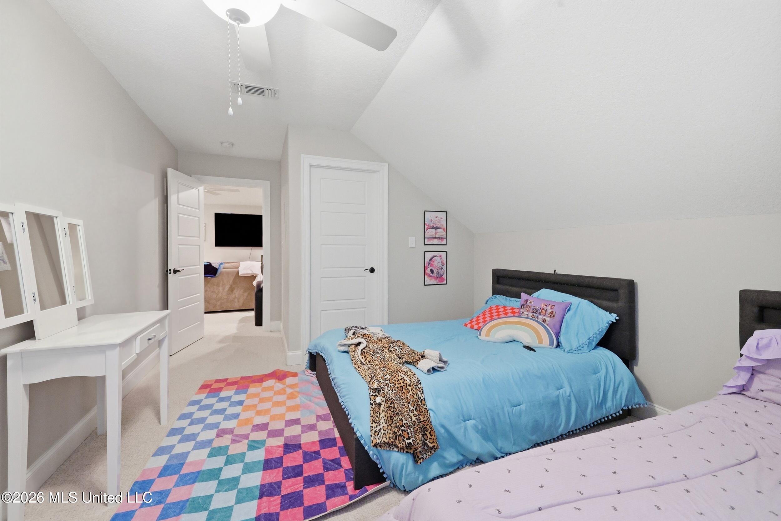 13462 Forest Ridge Drive Property Photo 35