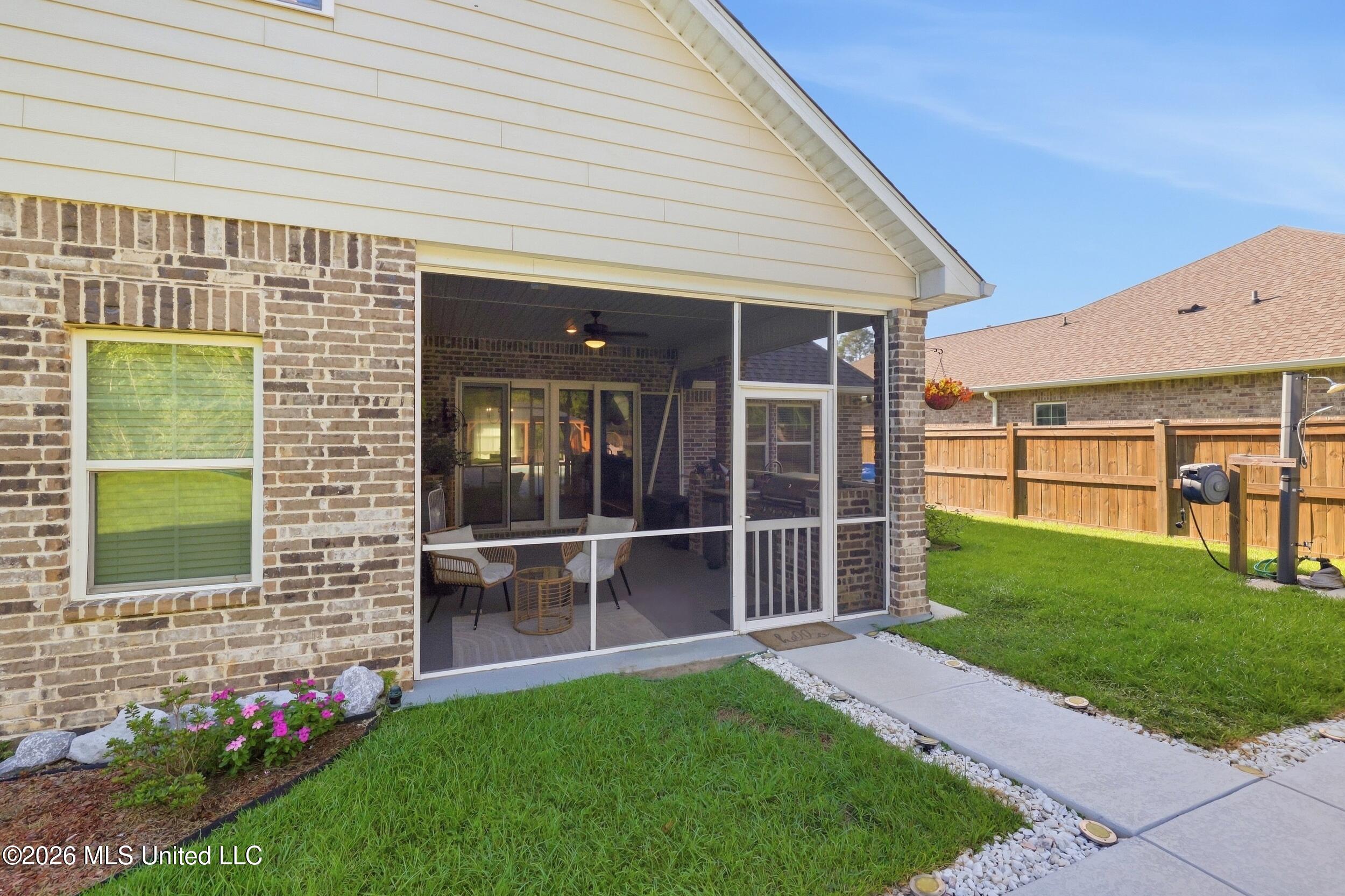 13462 Forest Ridge Drive Property Photo 44
