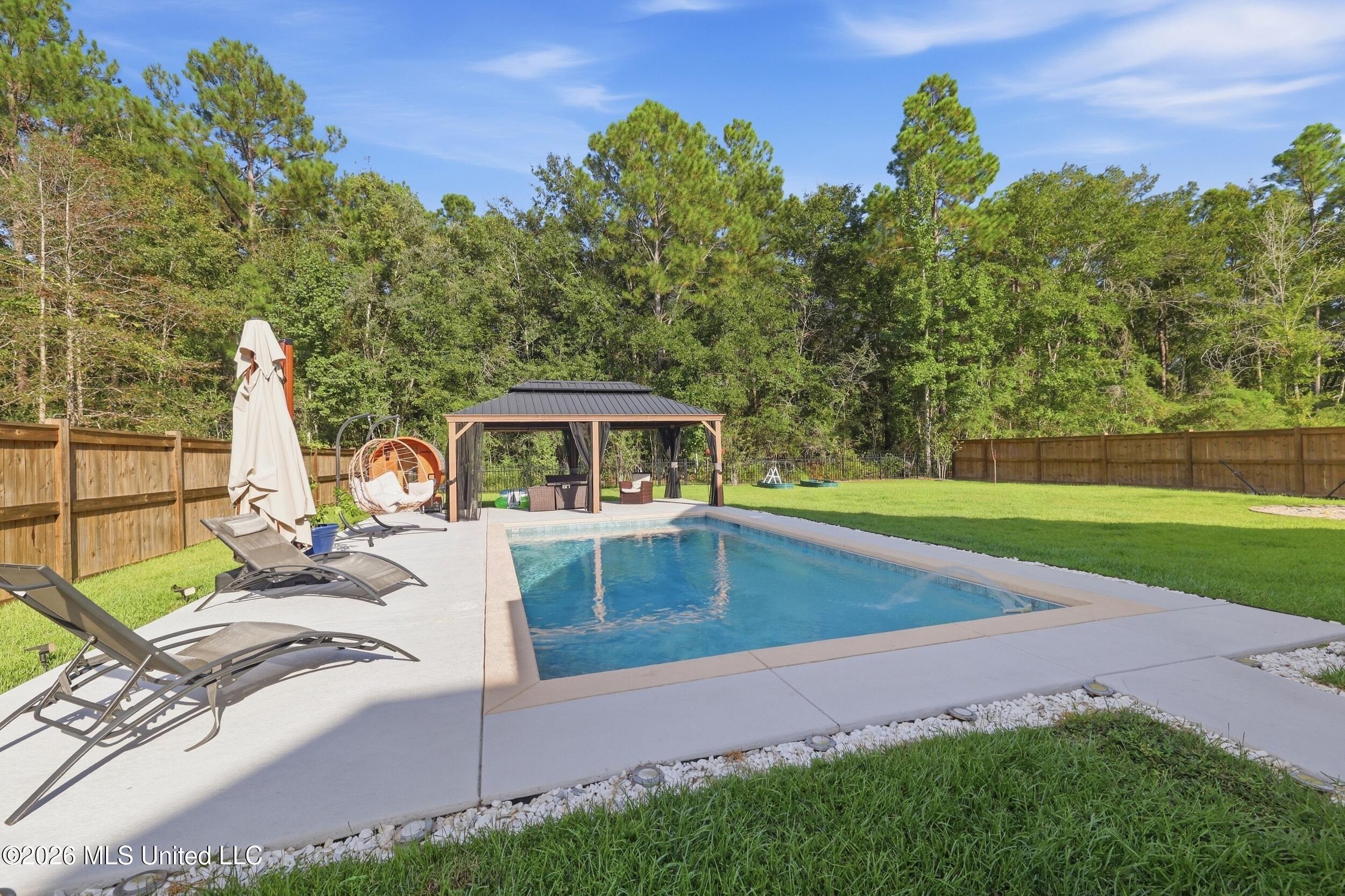 13462 Forest Ridge Drive Property Photo 46