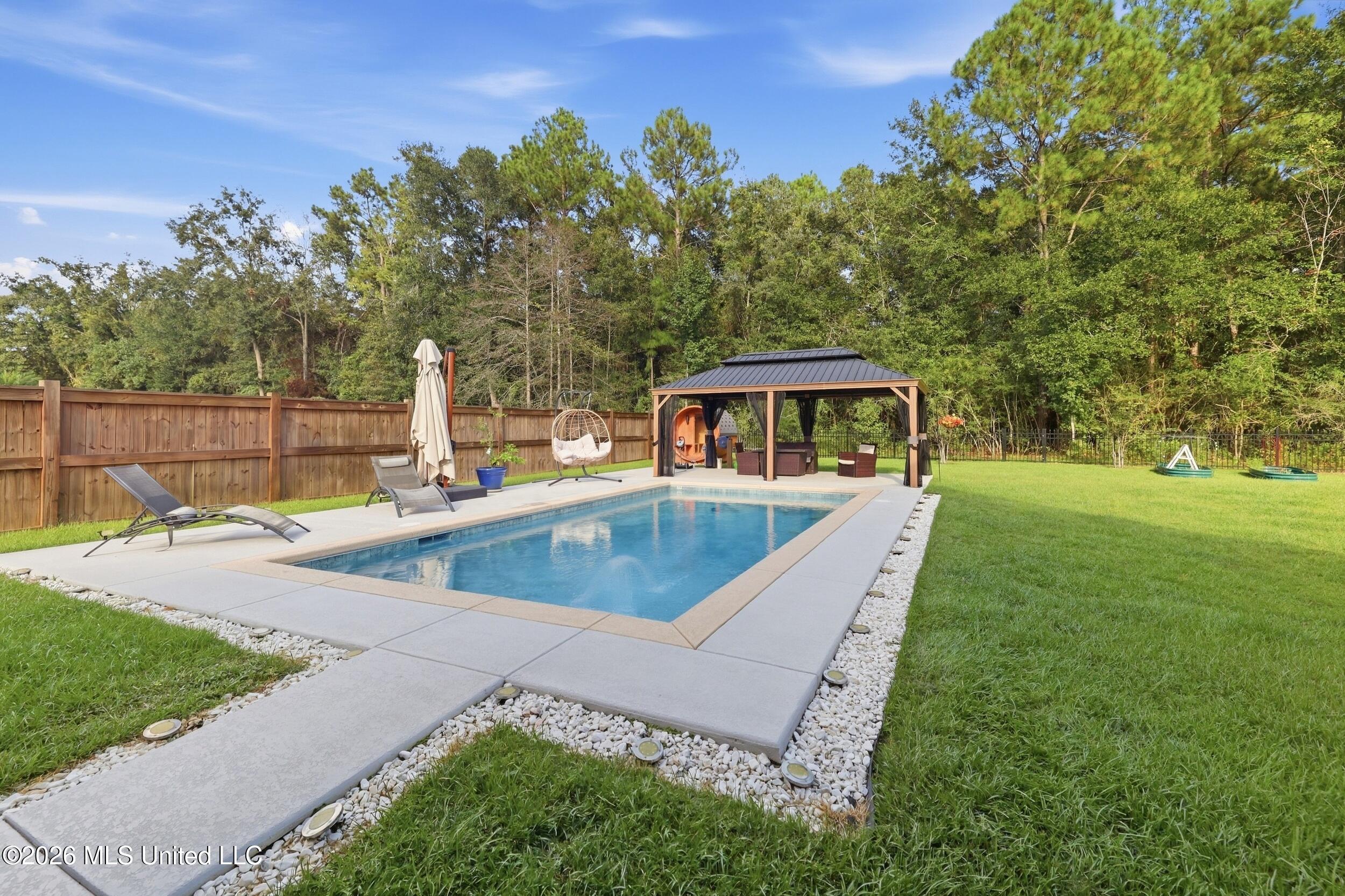 13462 Forest Ridge Drive Property Photo 48