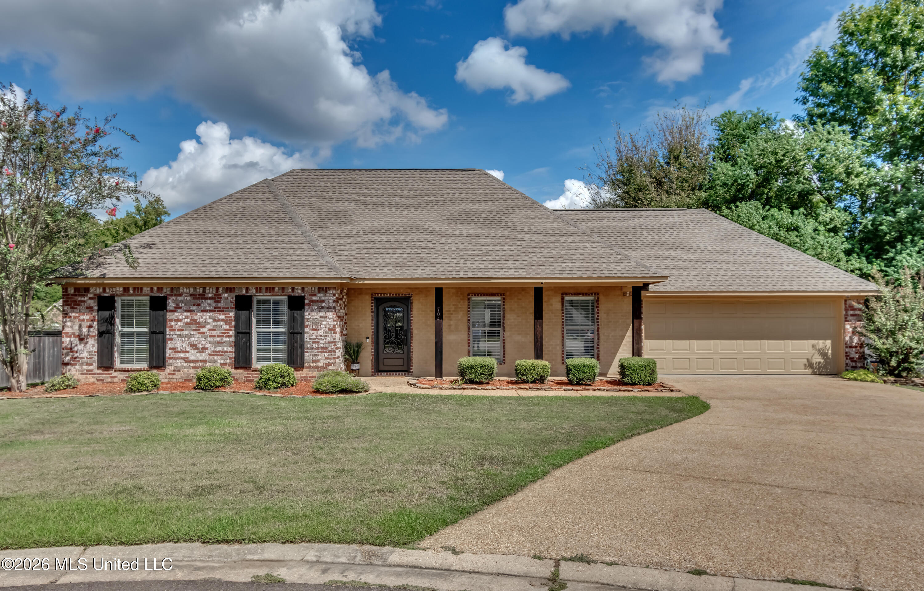 704 Pecan Court Property Photo 1