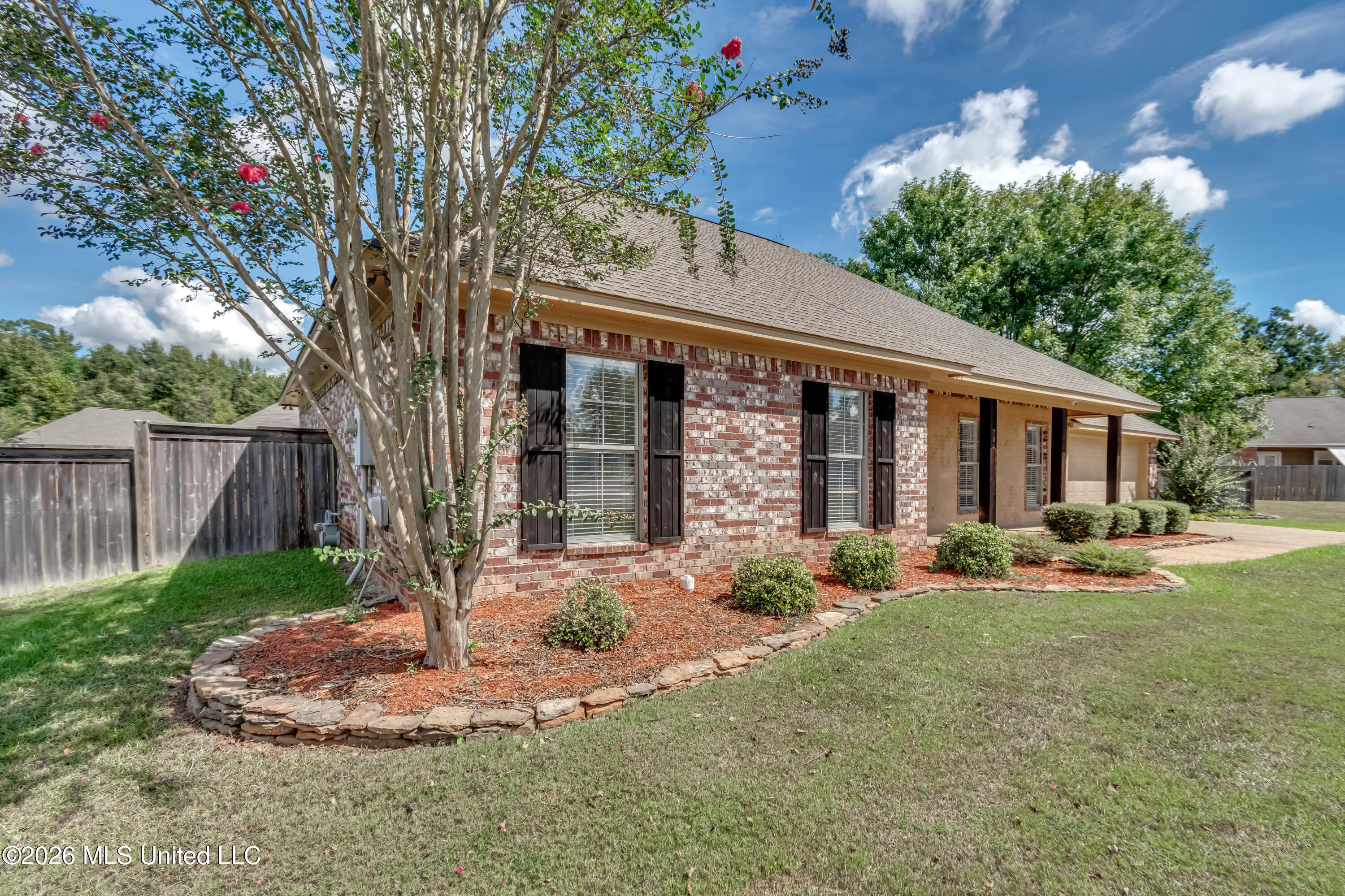 704 Pecan Court Property Photo 6