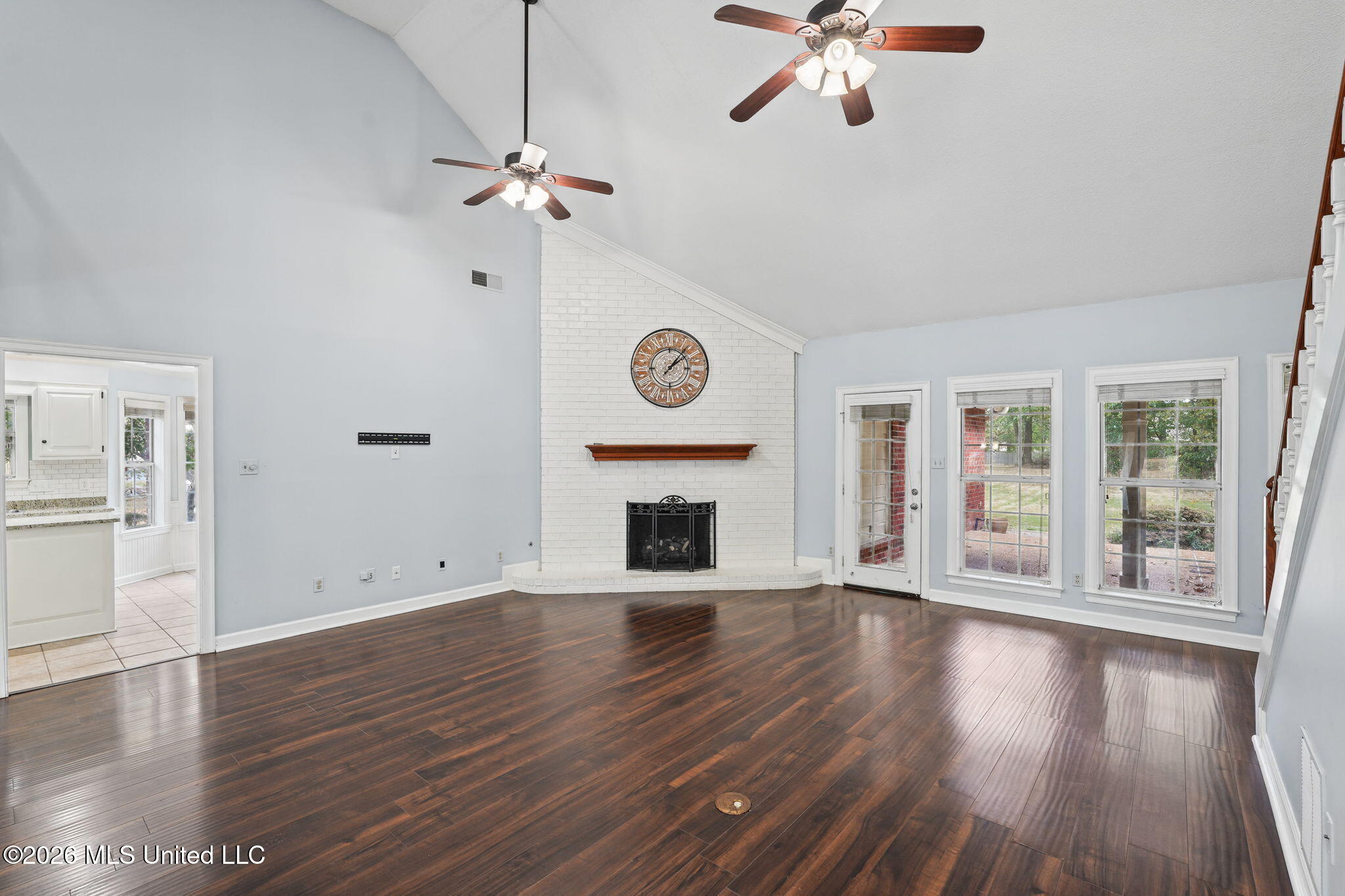 6376 Nellwood Drive Property Photo 7
