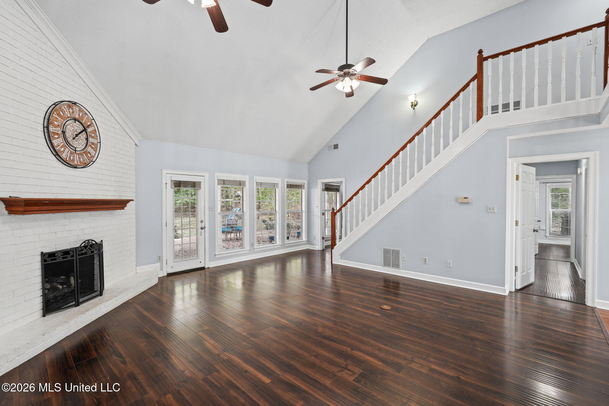 6376 Nellwood Drive Property Photo 8
