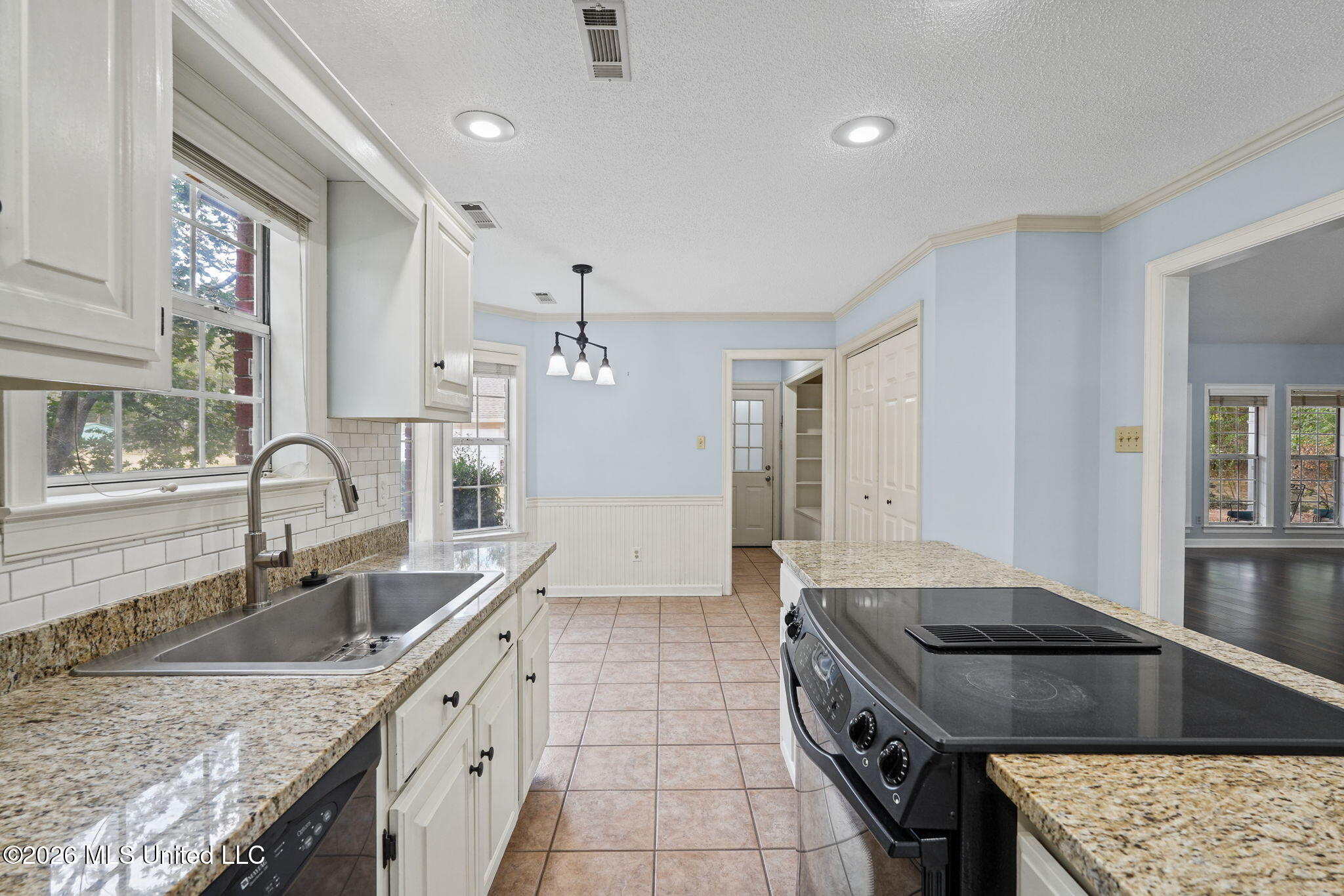 6376 Nellwood Drive Property Photo 15