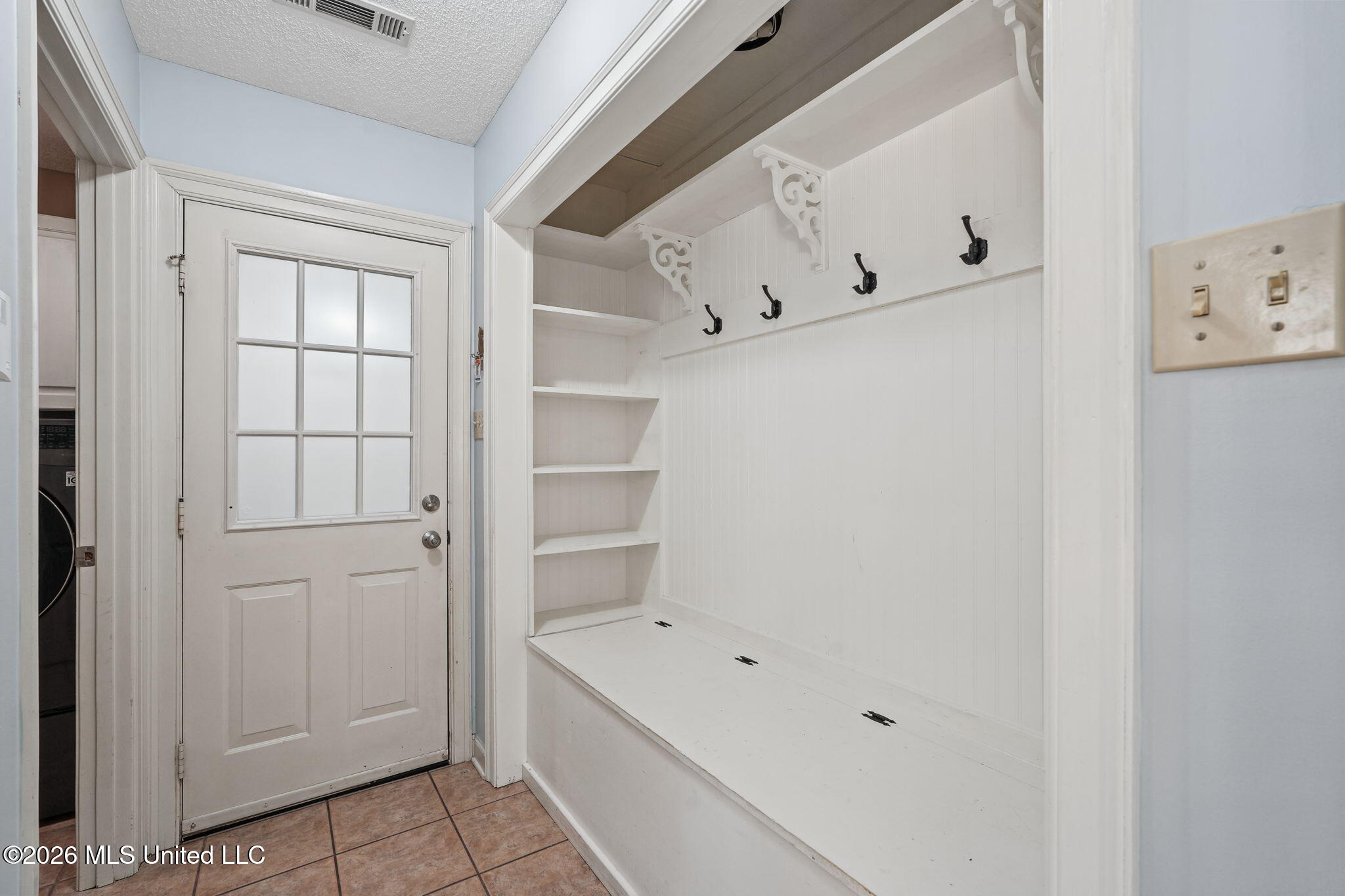 6376 Nellwood Drive Property Photo 17