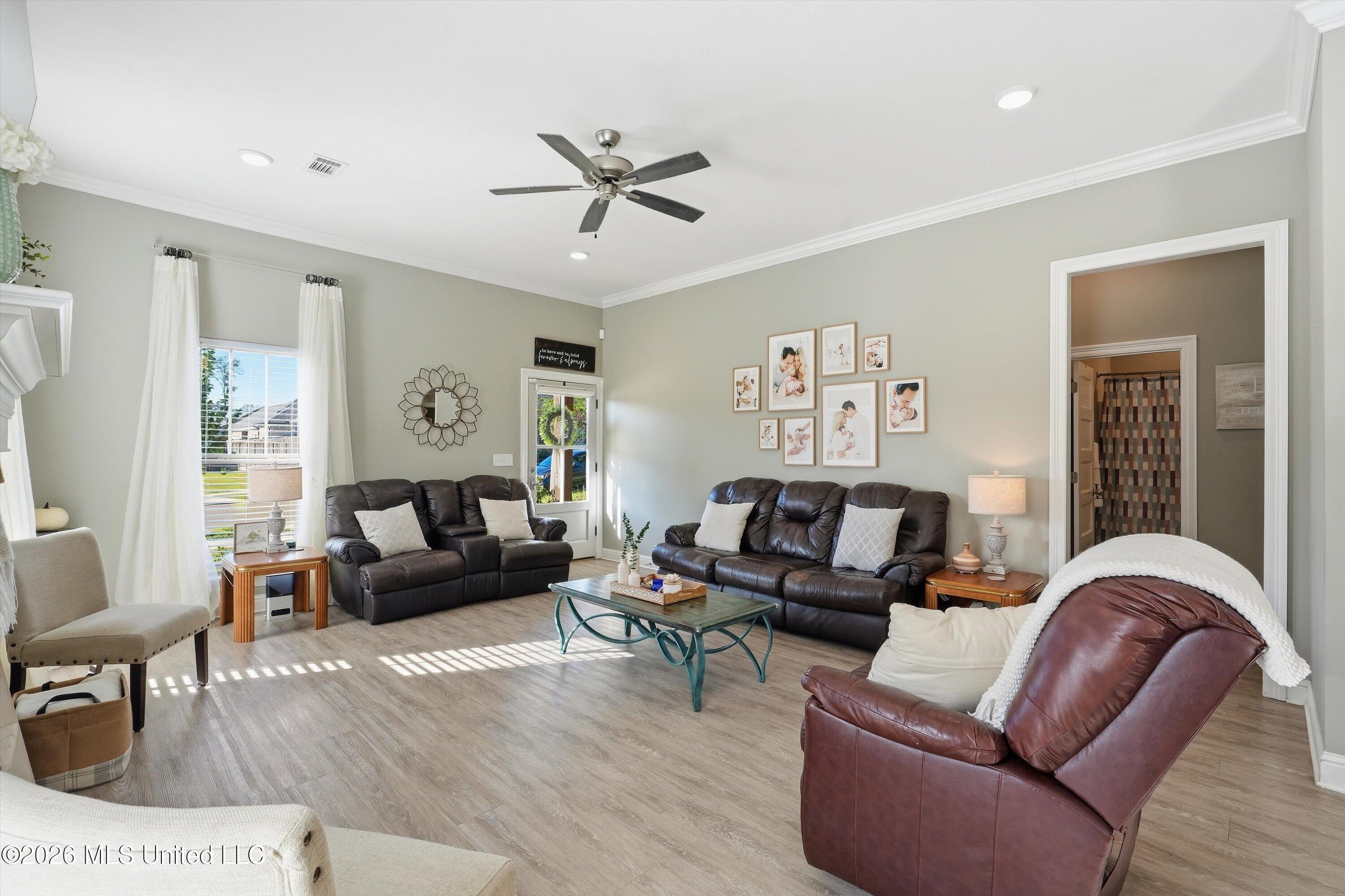 828 Long Leaf Circle Property Photo 12