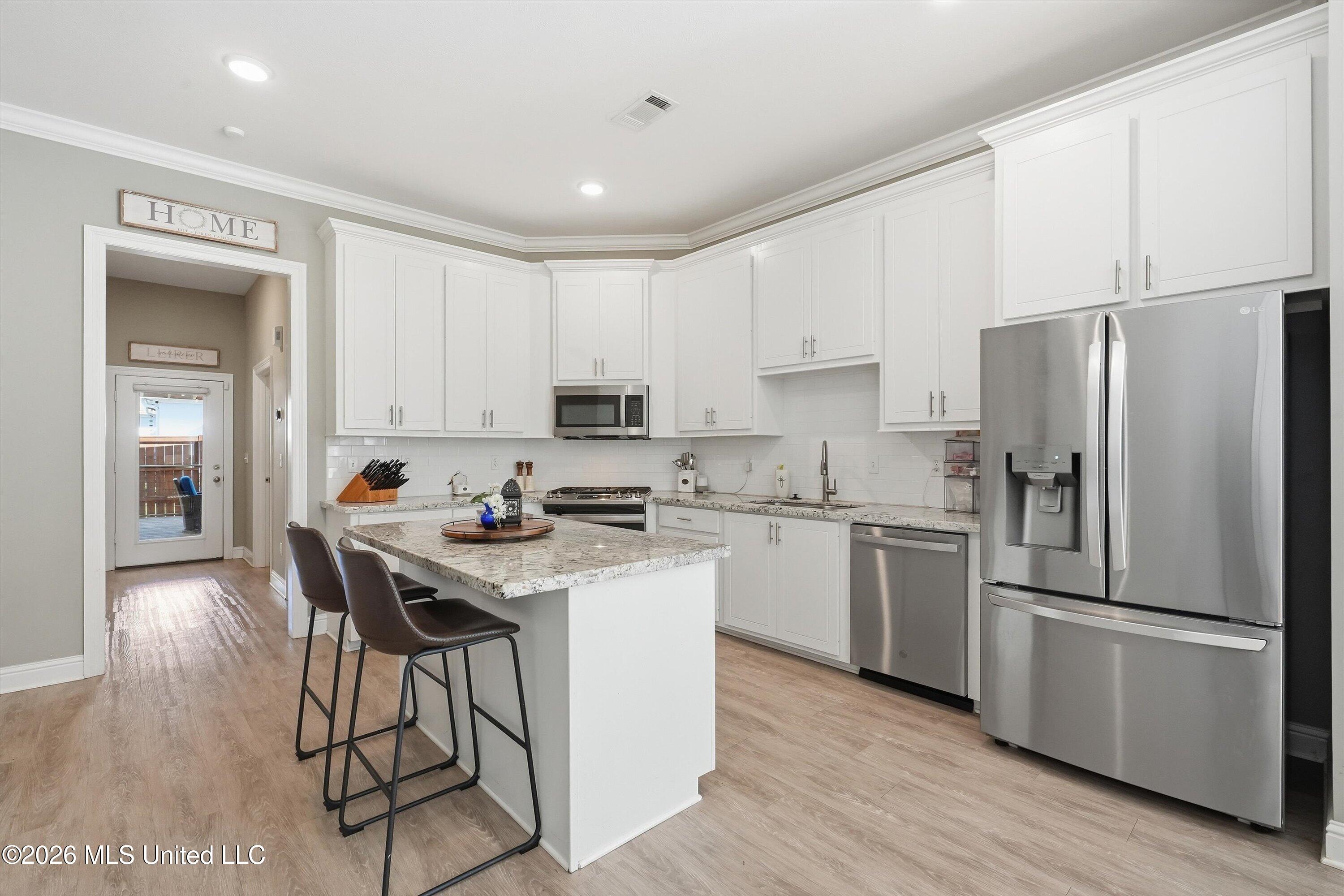 828 Long Leaf Circle Property Photo 16