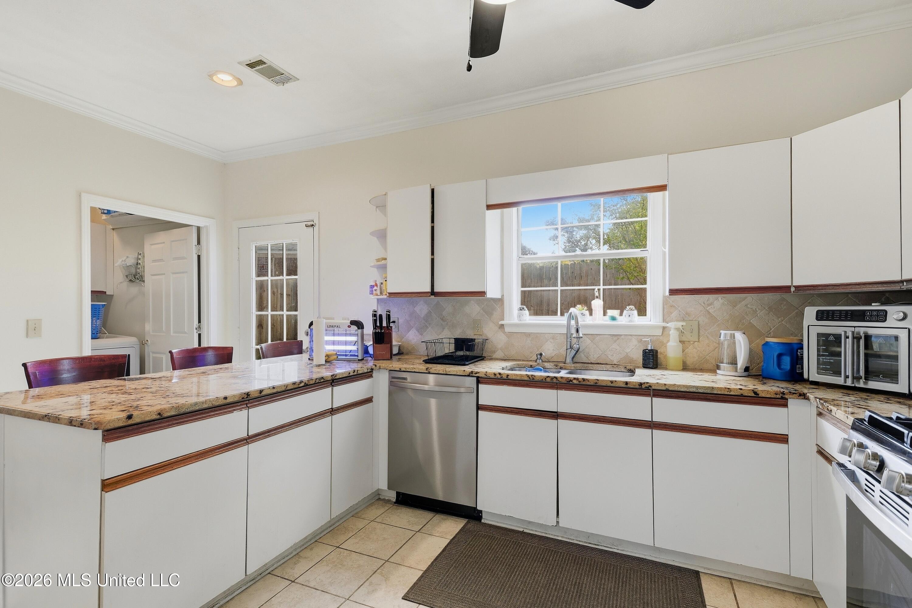 105 Armonde Court Property Photo 10