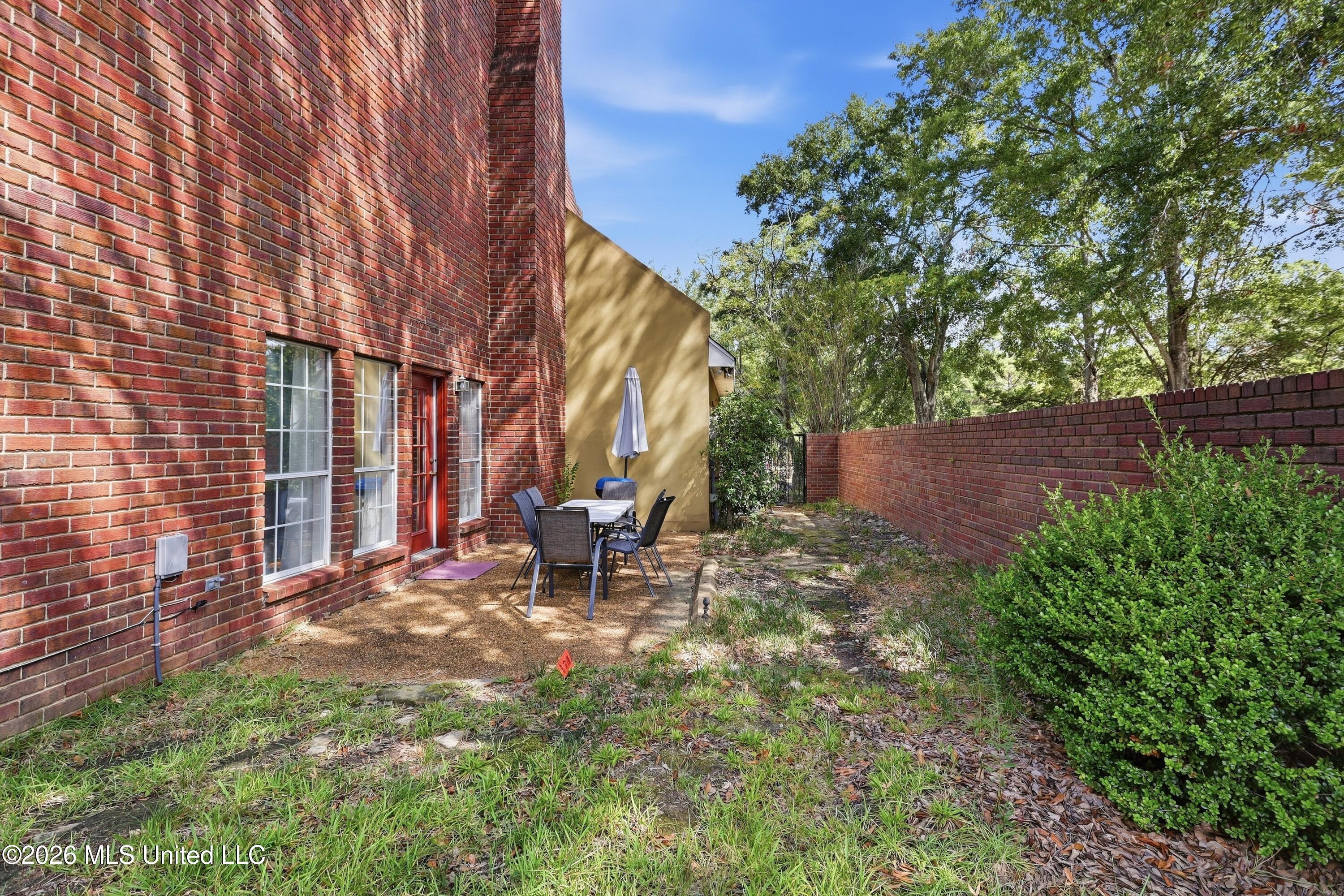 105 Armonde Court Property Photo 27